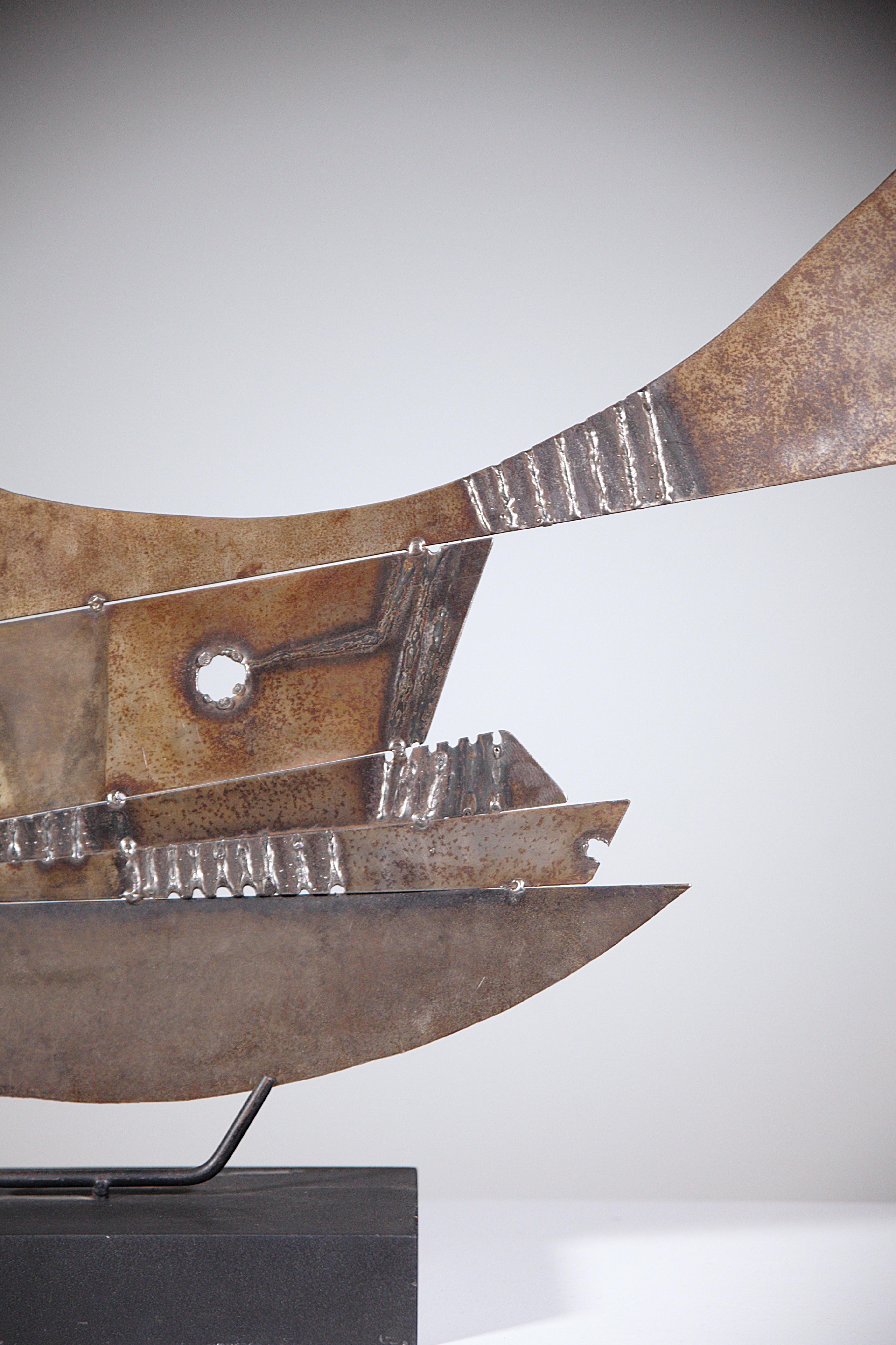 A Welded Iron Sculpture by Guillaume Lanoux France 1980s In Good Condition For Sale In HYÈRES, FR