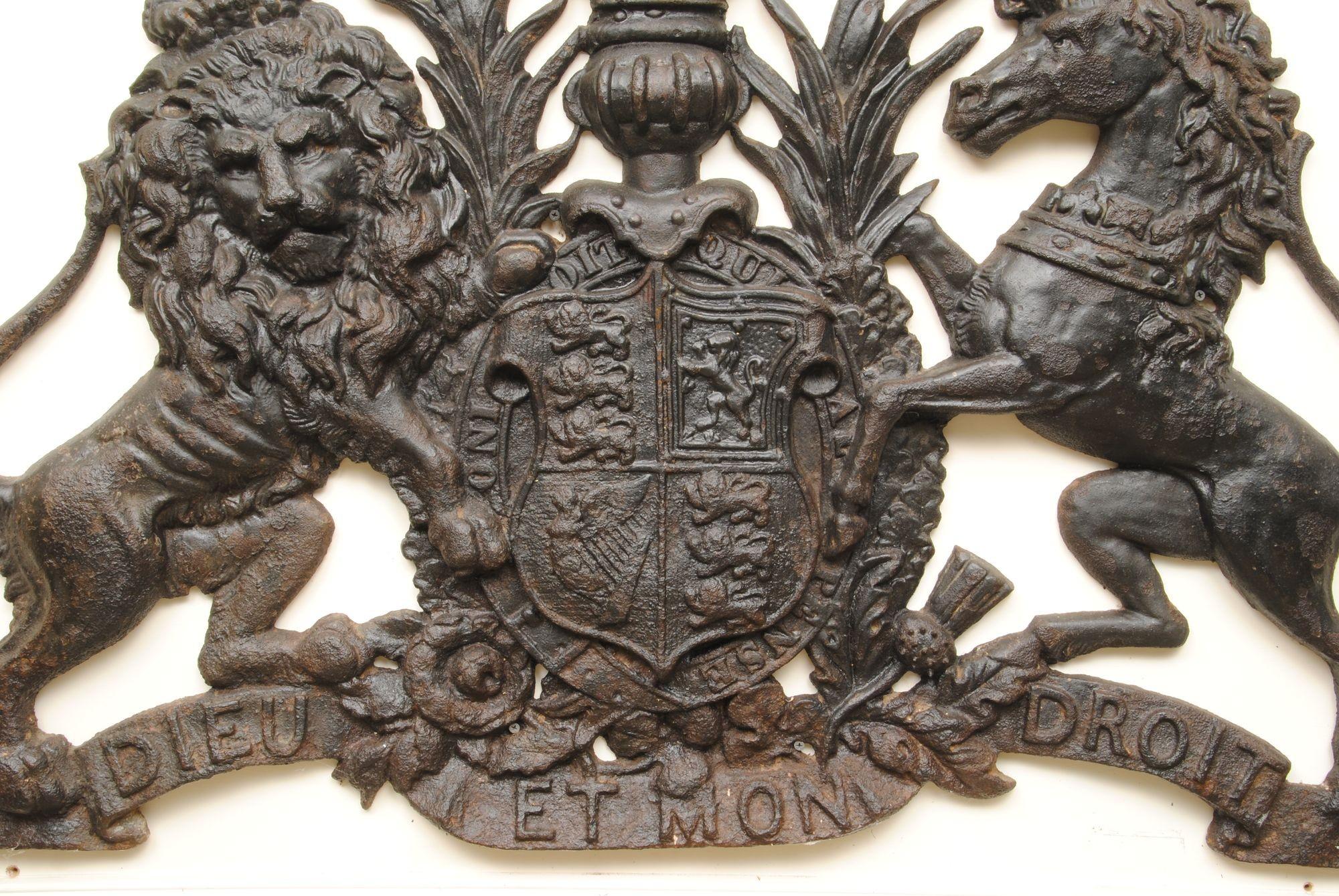 coat of arms of queen victoria