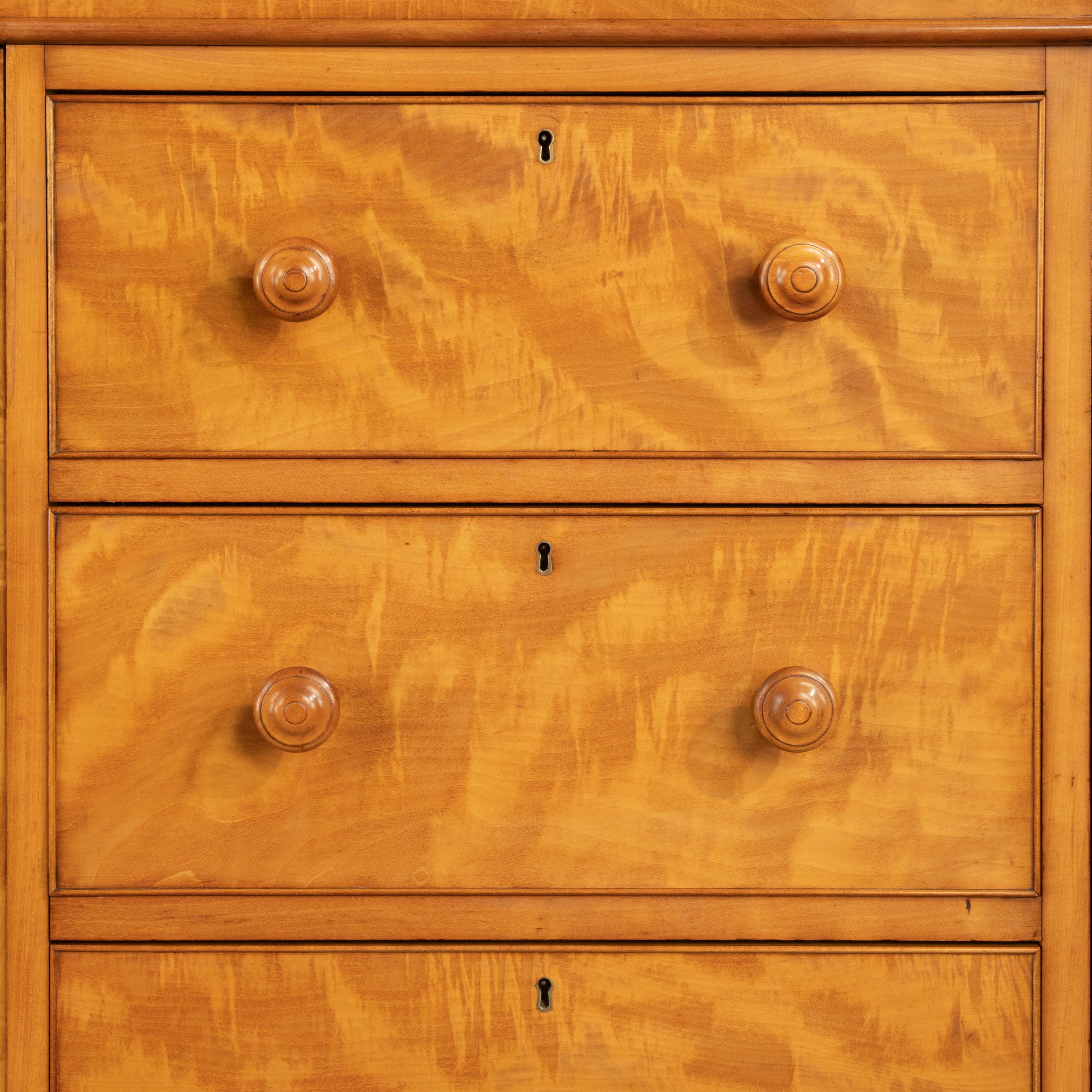 West Indian Satinwood Gentleman’s Compactum/Press Attributed to Holland & Sons In Good Condition For Sale In Lymington, Hampshire