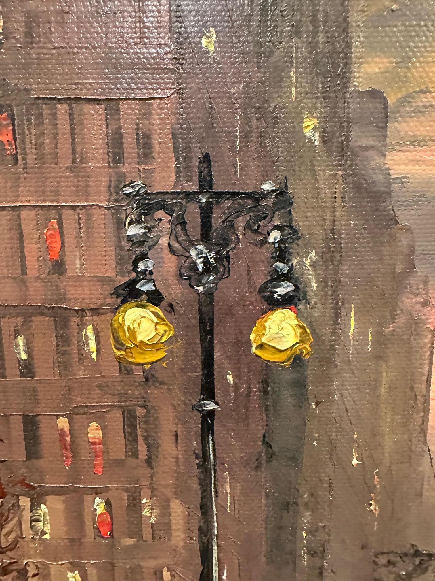 Superbe huile originale sur toile, signée en bas à droite Robert LeBron (1928-2013) a magistralement capturé une soirée humide et pleine d'énergie à l'entrée latérale de l'église.  L'hôtel Plaza de New York à une époque révolue.
Toile 16