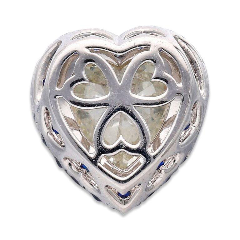 A White Gold Diamond and Sapphire Heart Pendant  In New Condition For Sale In New York, US