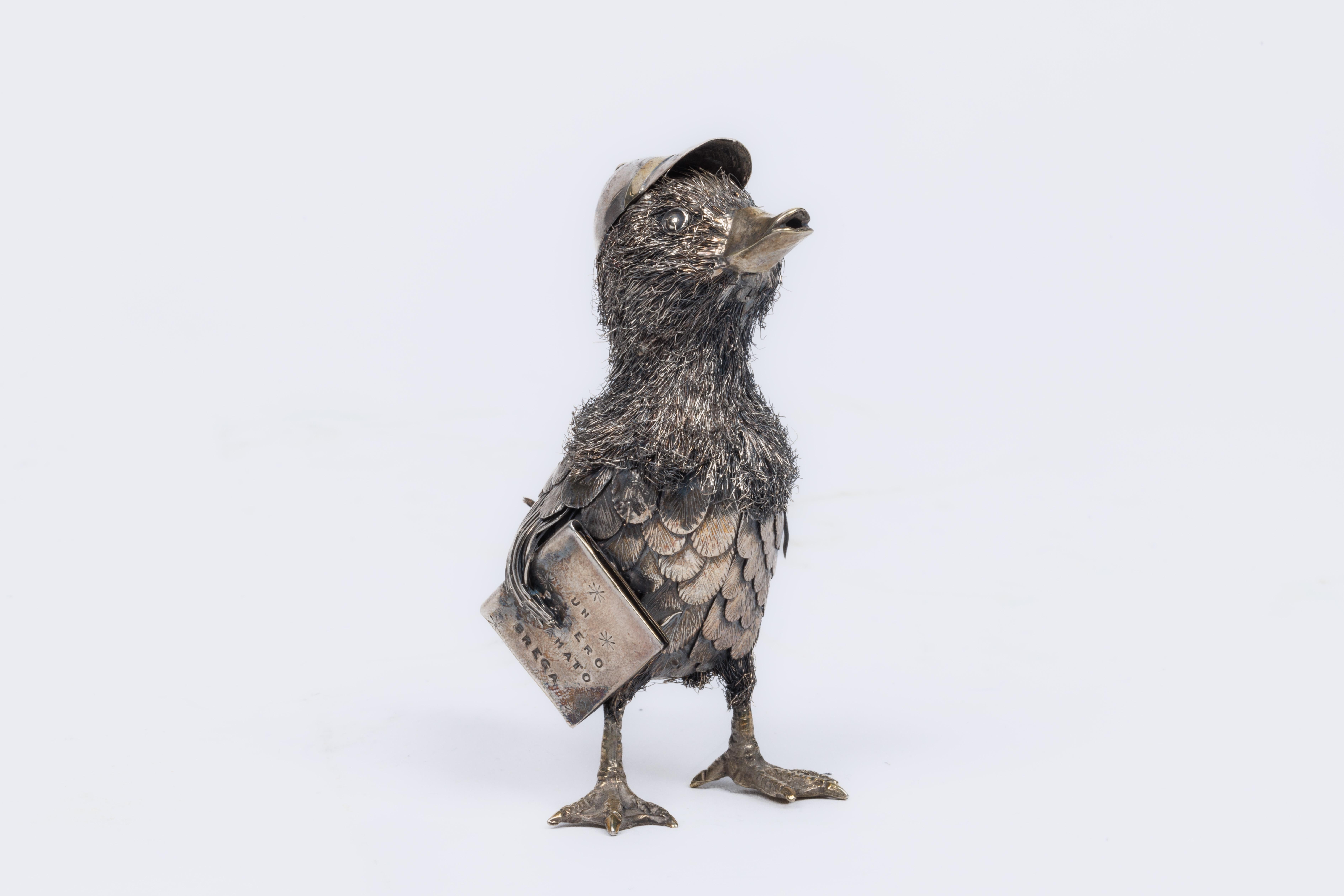 Eine skurrile Buccellati Sterling Silber Familie von vier Enten

Erfreuen Sie sich an dem Charme und der Eleganz dieser exquisiten vierköpfigen Entenfamilie aus Sterlingsilber von Buccellati, die mit skurrilem Flair gefertigt wurde. Dieses
