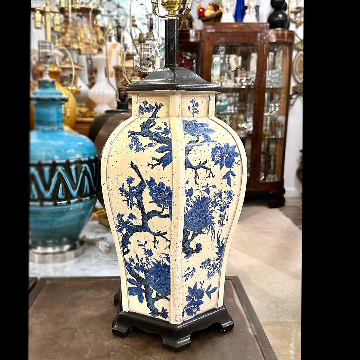A White and Blue Chinoiserie Lamp For Sale 1