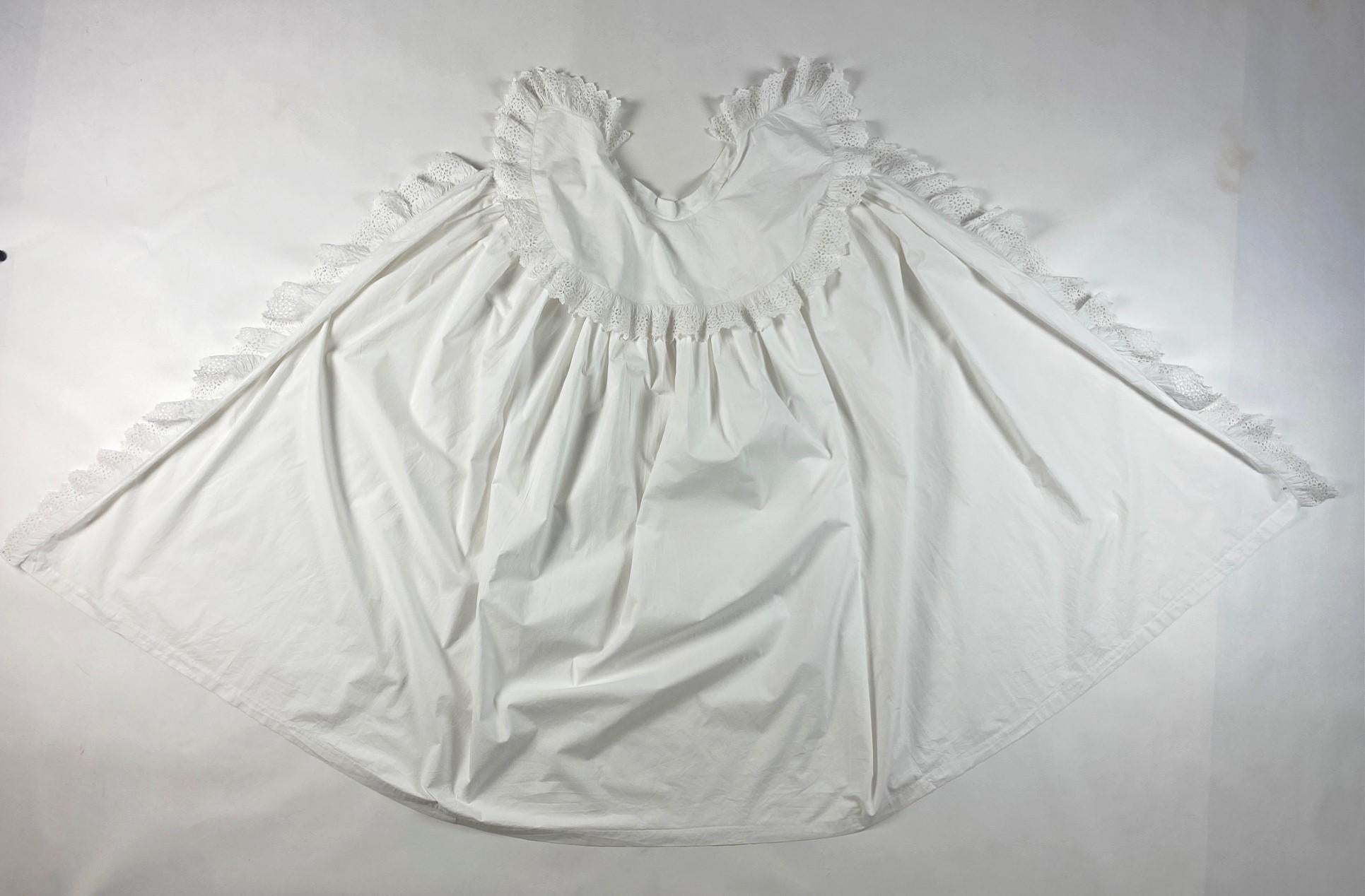 Un camisón y falbalas de algodón blanco - Francia Circa 1880 en venta 9