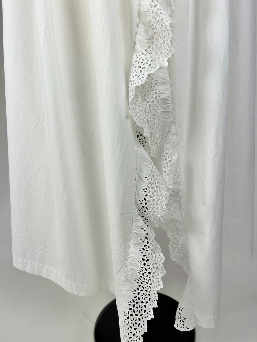 da uomo o donna Abito da camera in cotone bianco e falbalas in broderie anglaise - Francia Circa 188 in vendita