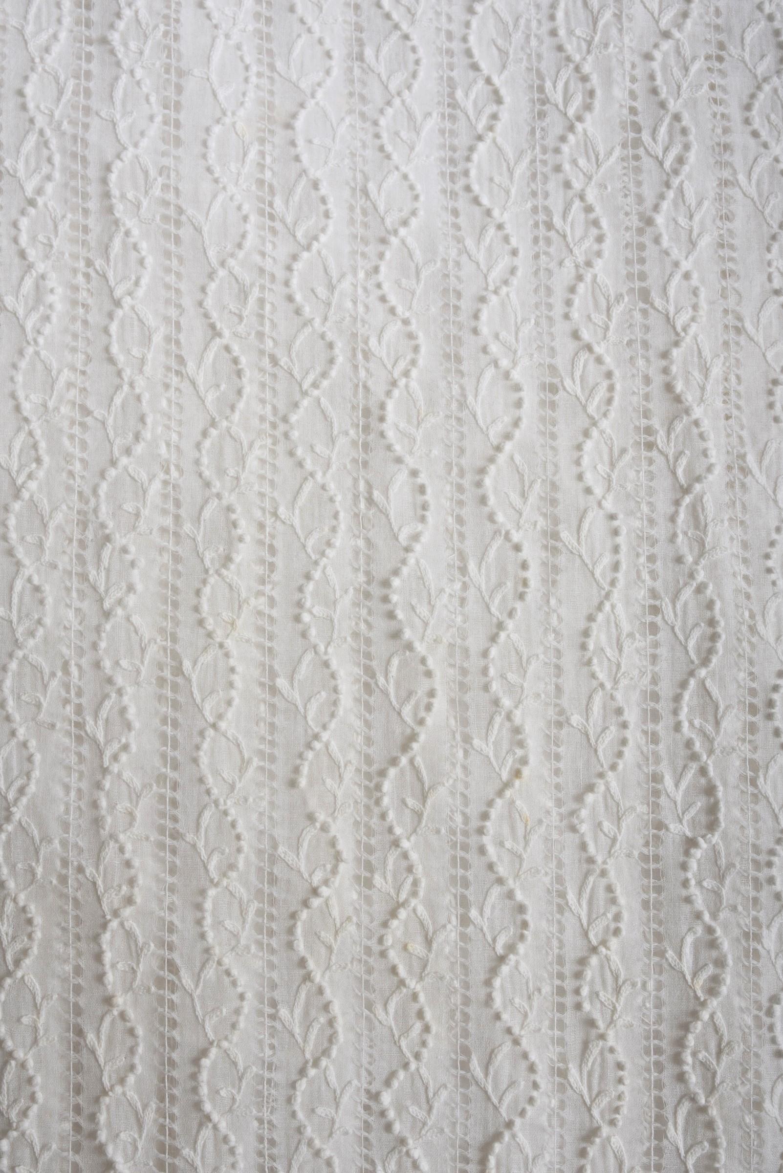 A White embroidery Day Dress on cotton muslin - France Circa 1816-1818 8