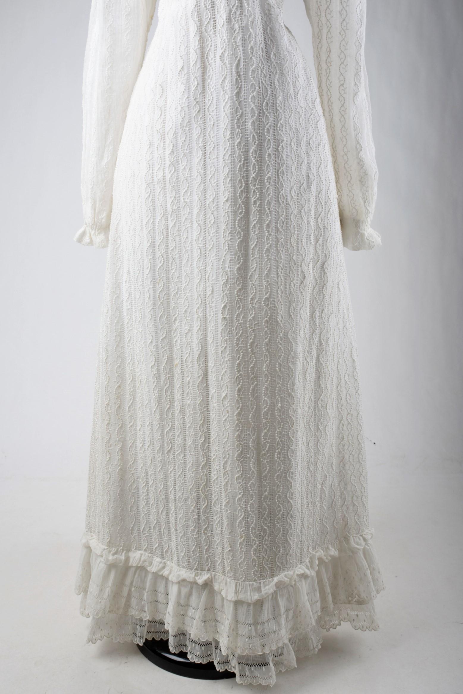 1800s white dress