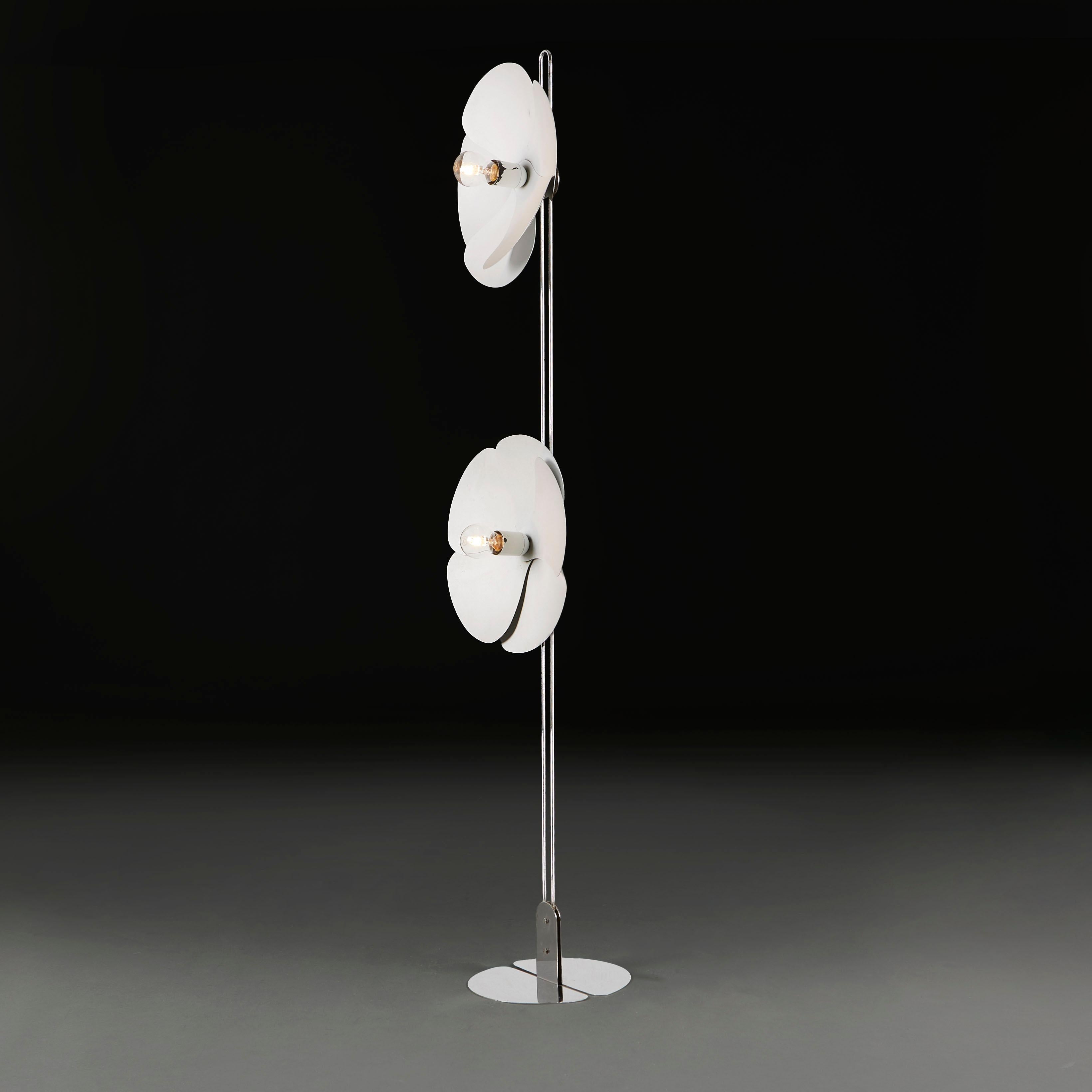 Français Lampadaire à fleurs blanches d'Olivier Mourgue pour Disderot, modèle 2093-225 en vente