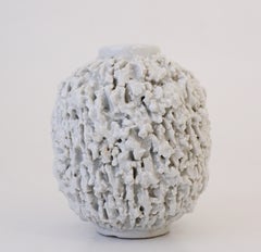 A White Hedgehog vase - Chamotte - Gunnar Nylund - Rörstrand