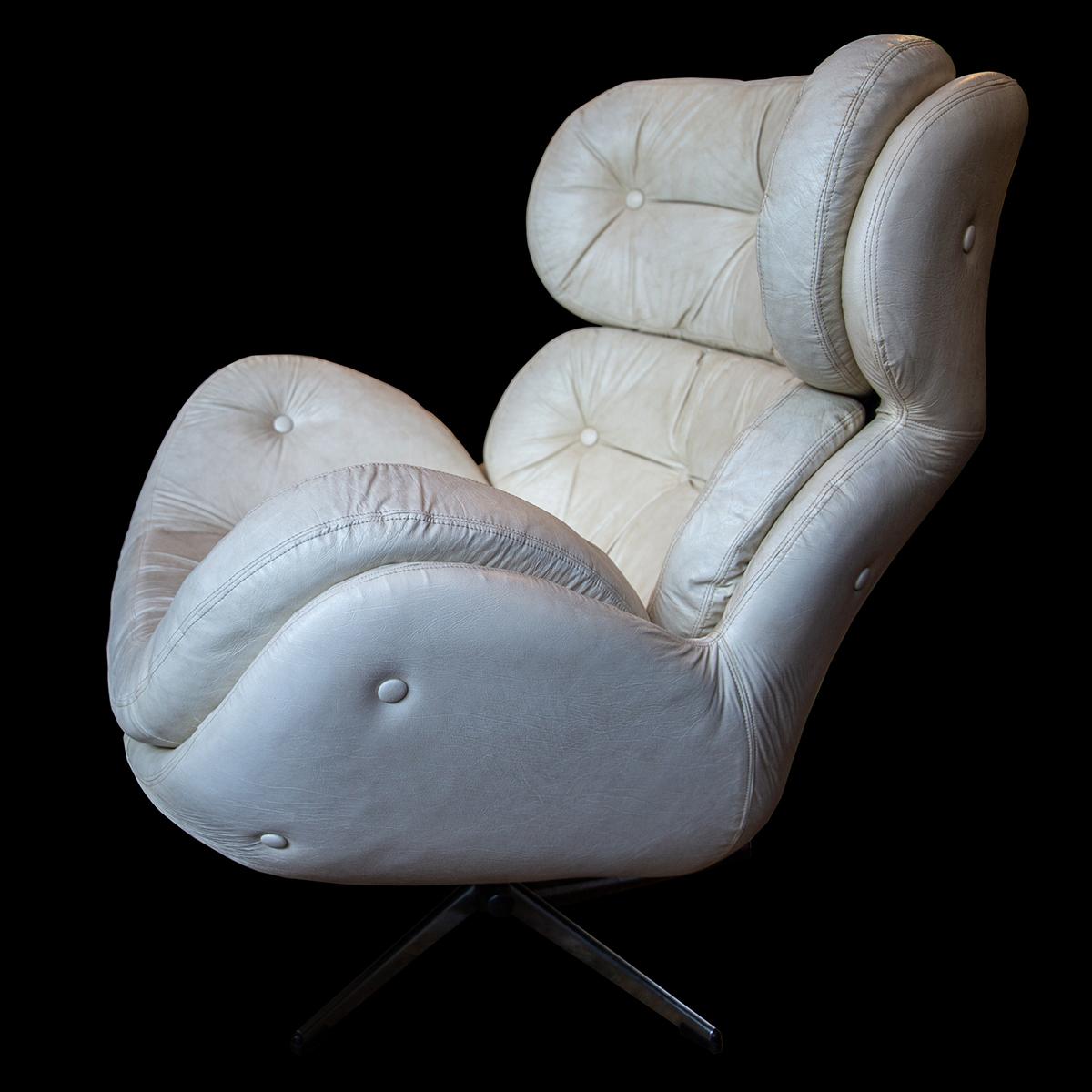 Stunning and compact body hugging sculptural form - a more rarefied and original take on an Eames. Suited to the individualist that appreciates experimental ergonomic design of the early seventies founded on principles of minimal sleek lines and