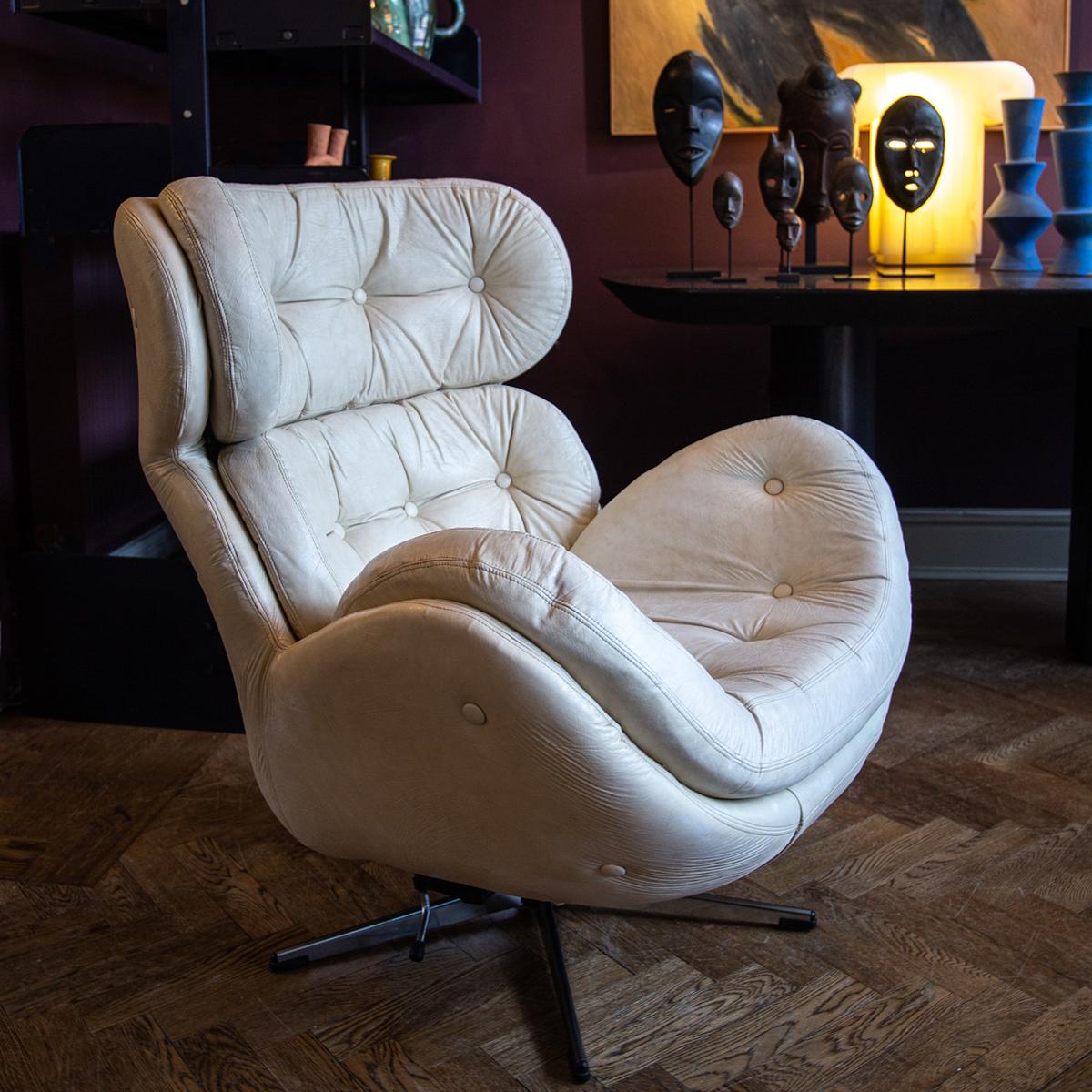 Late 20th Century White Leather Lounge Chair by Torring Mobelfabrikk, Norway, 1970