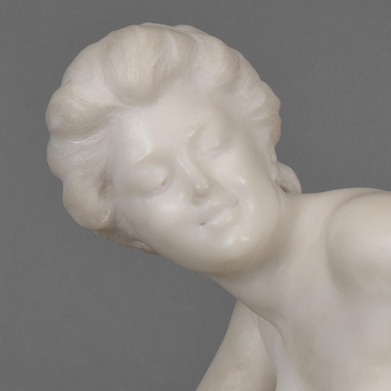 Intagliato Gruppo figurativo di Venere e Cupido in marmo bianco di Henri Weigele in vendita
