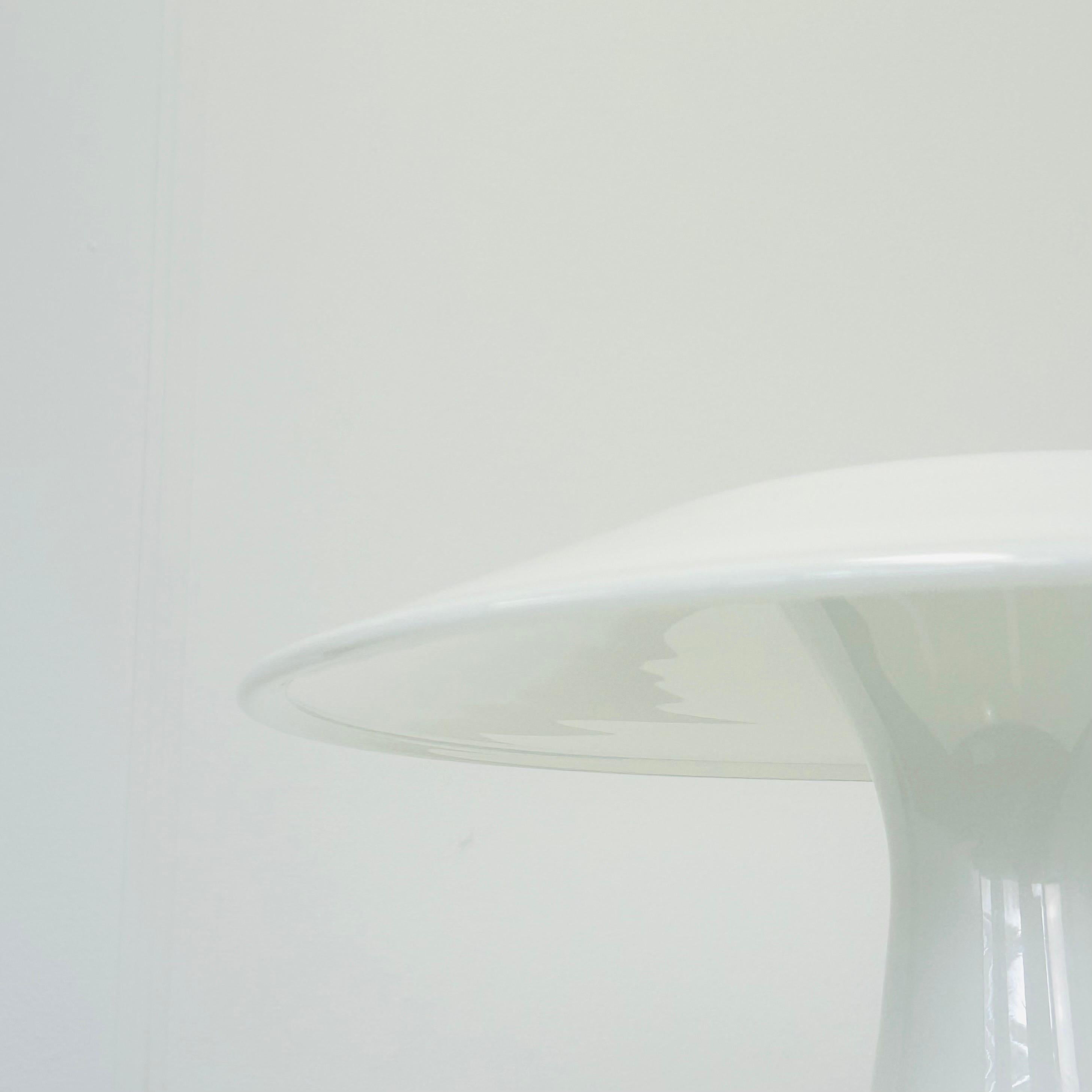 A white Mushroom Glass Desk Lamp by Sidse Werner for Holmegaard, 1980s, Denmark For Sale 2