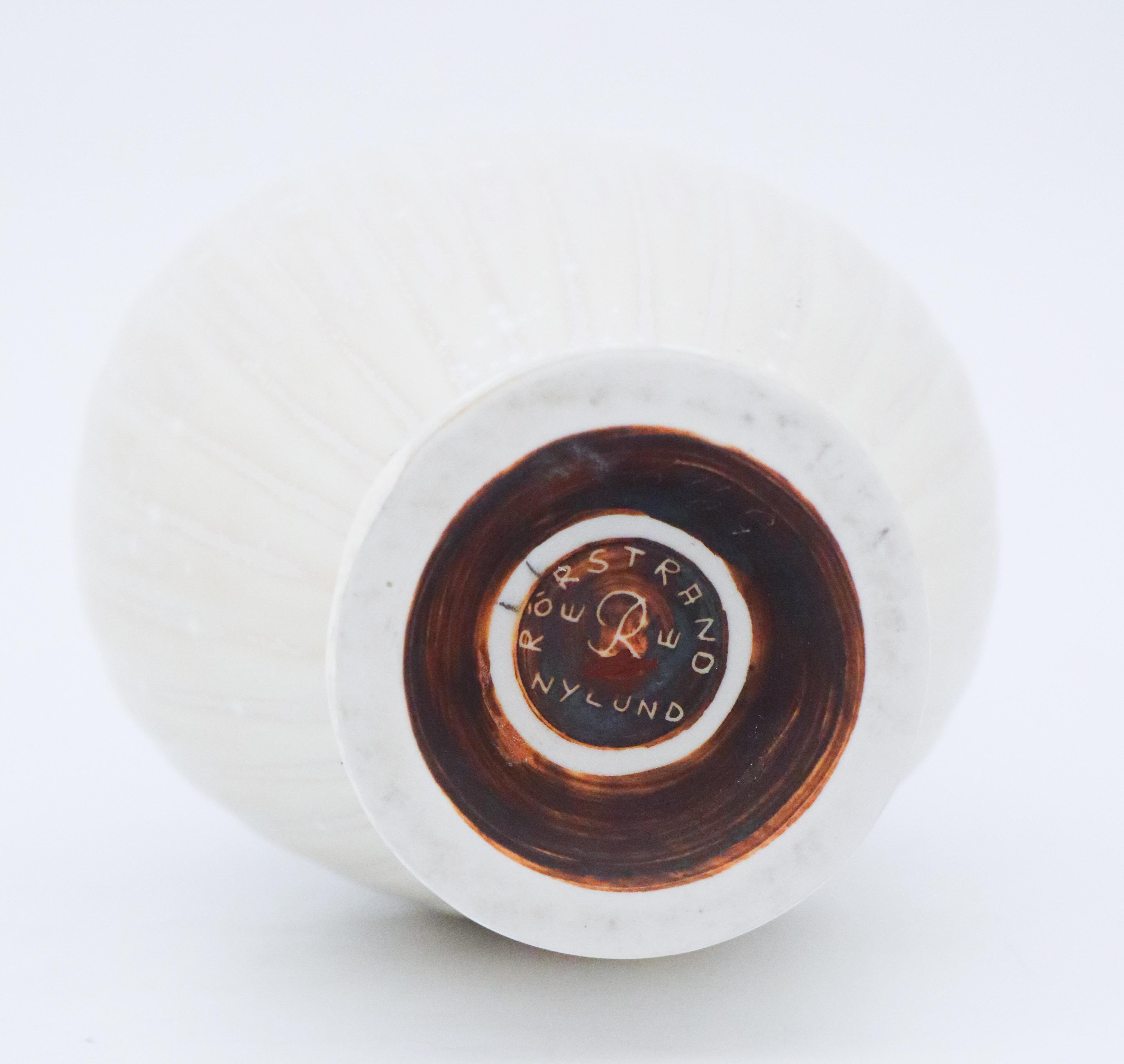 Weiße Vase aus weißem Steingut, Gunnar Nylund, Rrstrand, 1950er-1960er Jahre (Glasiert)