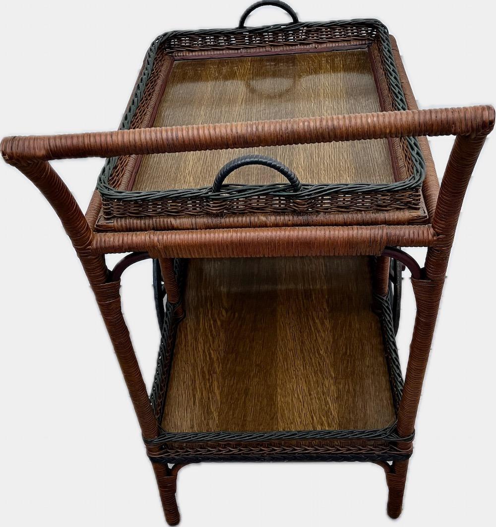 A Wicker Tea/Bar Cart with Serving Tray, Mid and Lower Shelf   W/ Bar Top Finish In Good Condition For Sale In Nashua, NH