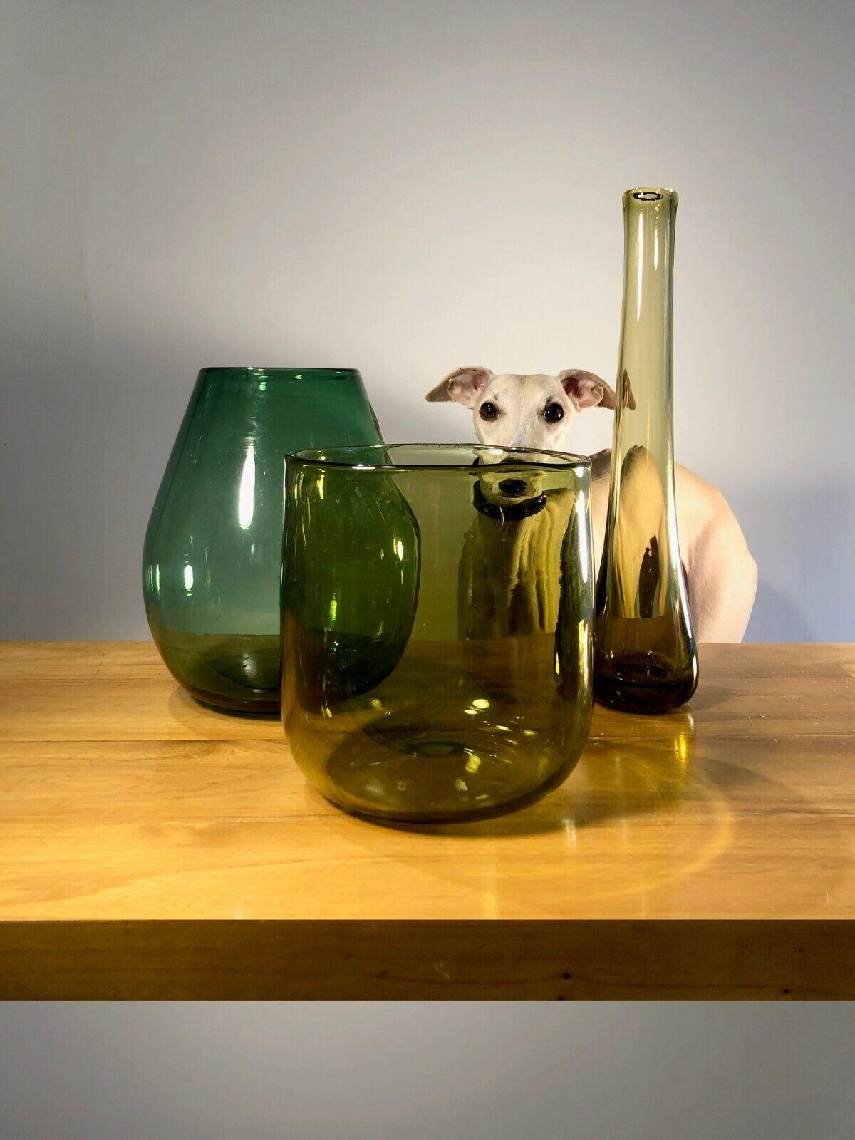 French A MID-CENTURY-MODERN Blown GLASS VASE by CLAUDE MORIN, DIEULEFIT, France 1950 For Sale