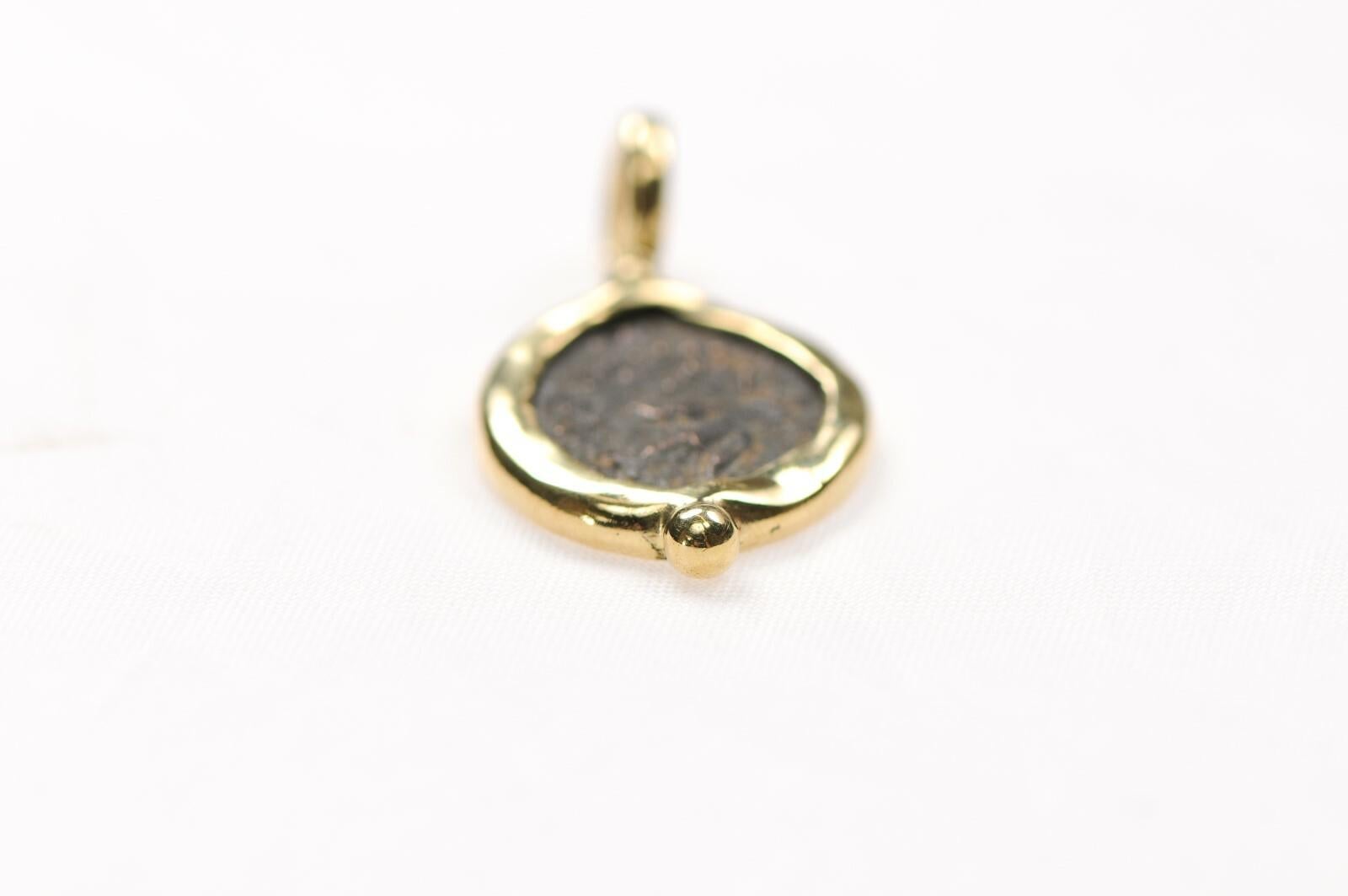 Pendentif en forme de mite de veuve en vente 10