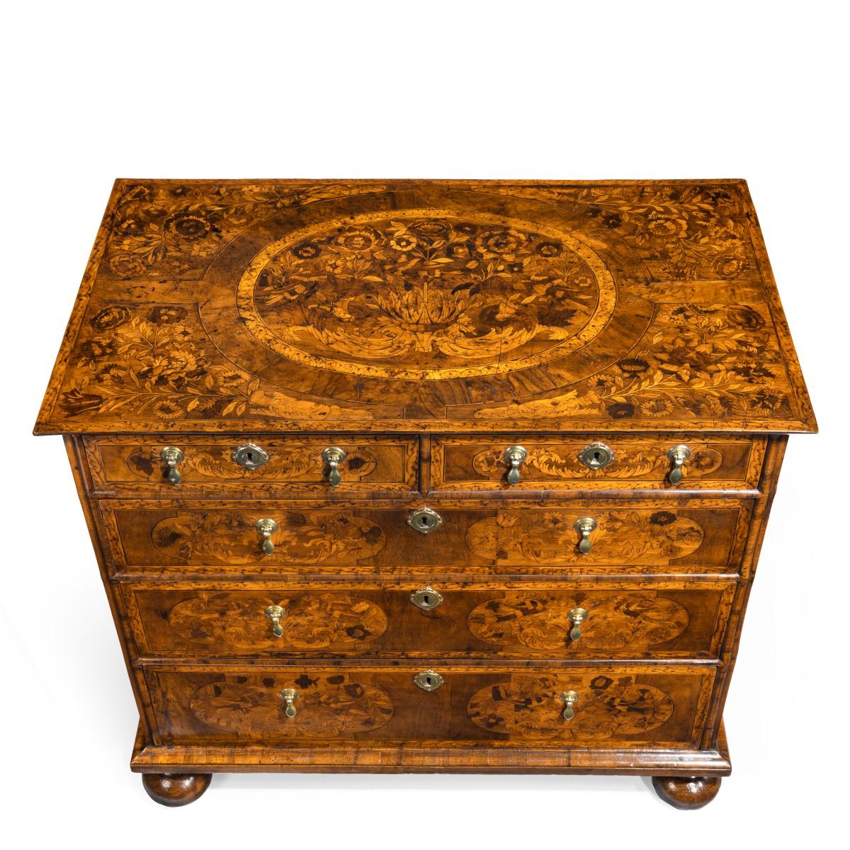 William and Mary Marquetry Walnut Veneered Chest of Drawers In Good Condition In Lymington, Hampshire