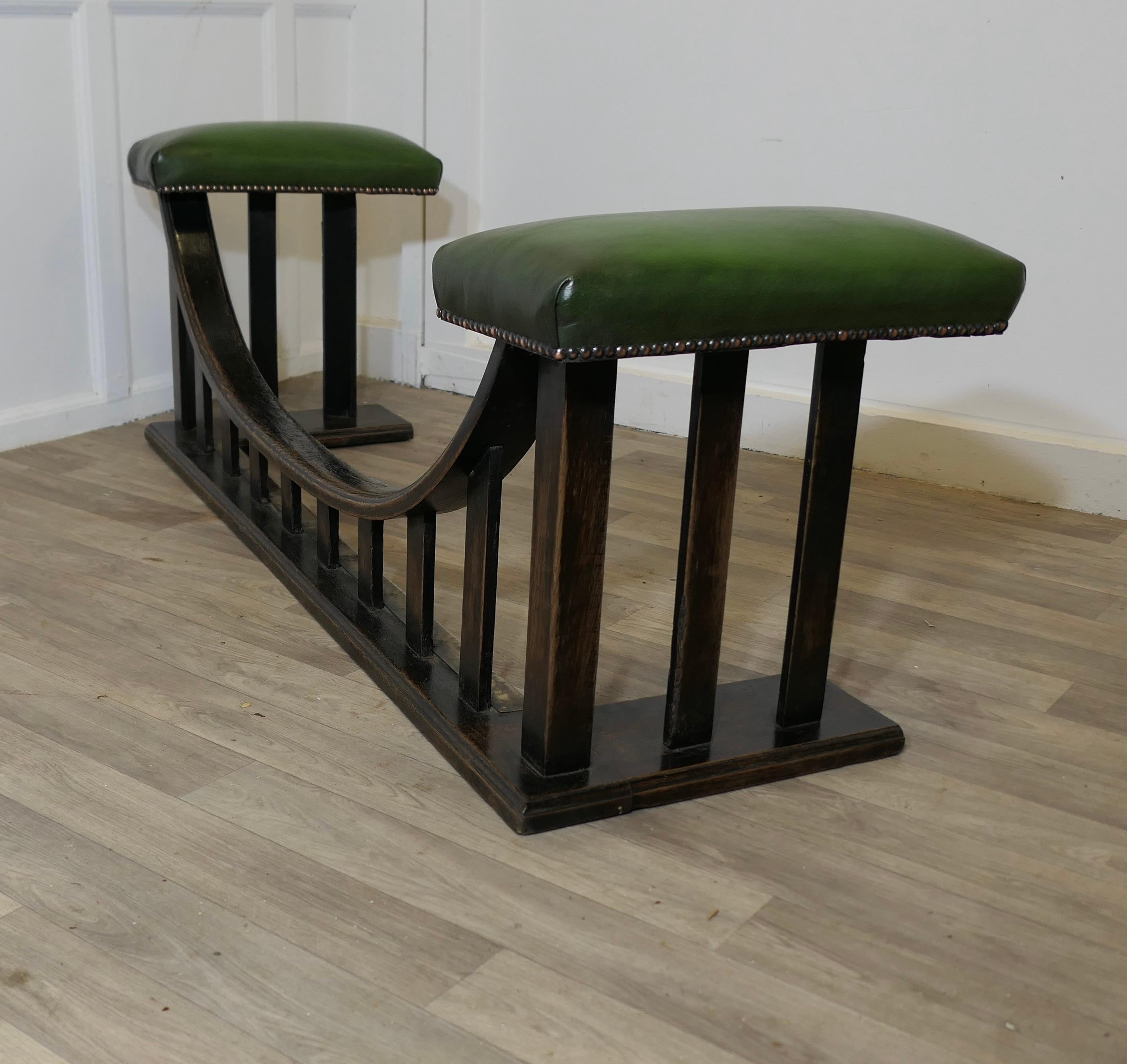 Un parafango da club di Oak pesante di William Birch, arte e artigianato in vendita 3