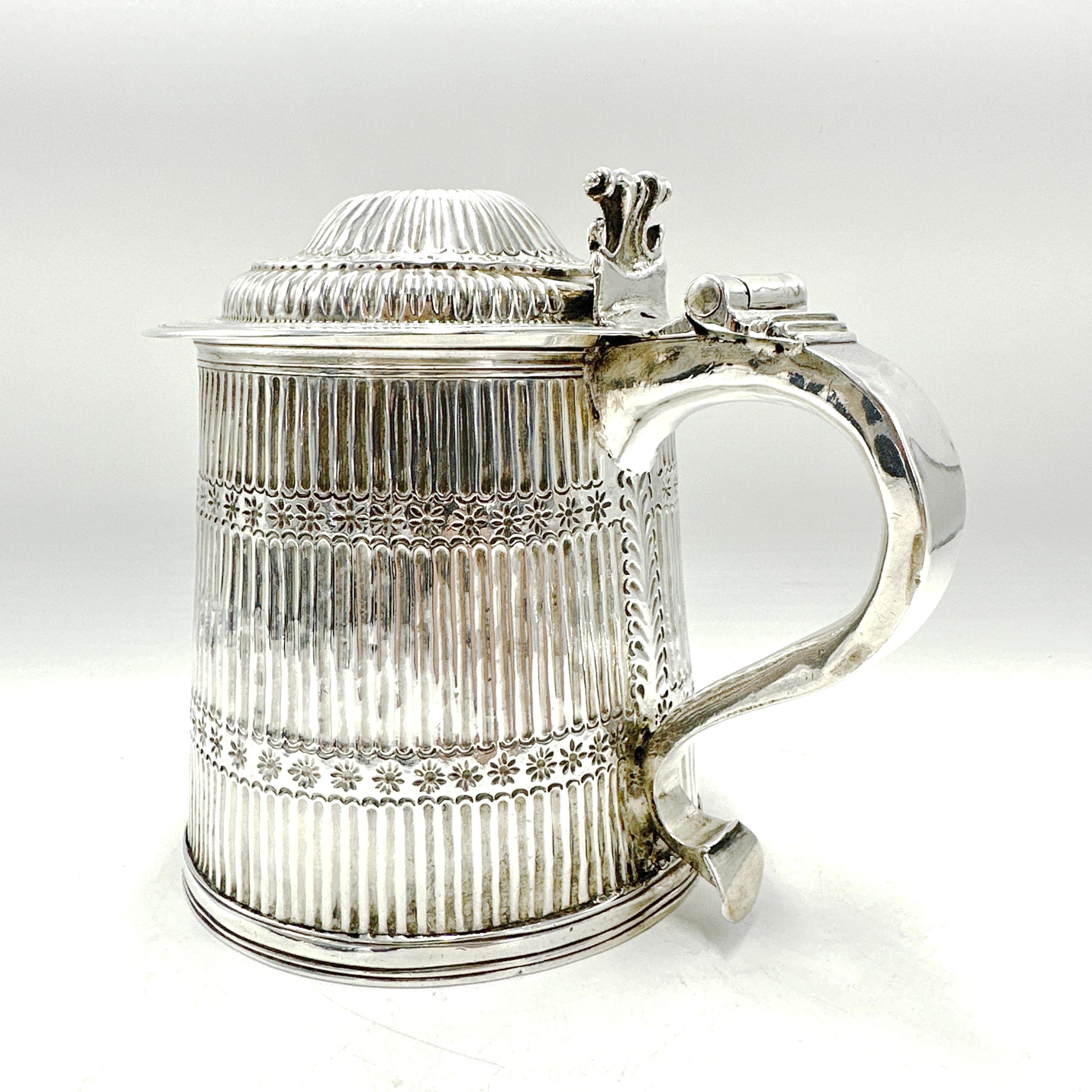 Jarra de plata de ley de Guillermo III, John Ruslen, Londres, 1694-95 7