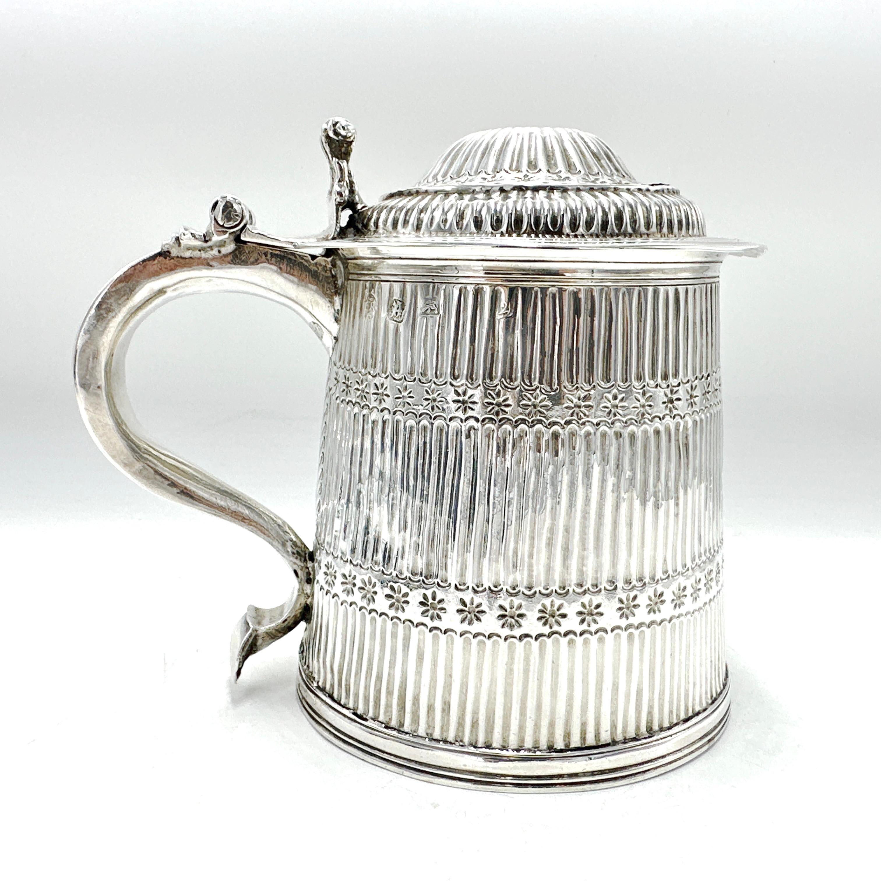 Jarra de plata de ley de Guillermo III, John Ruslen, Londres, 1694-95 Guillermo y María