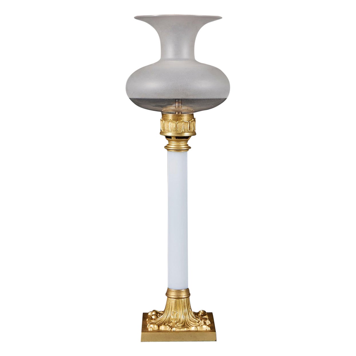 William IV. 19. Jahrhundert Opalglas weiß Tisch oder Schreibtischlampe