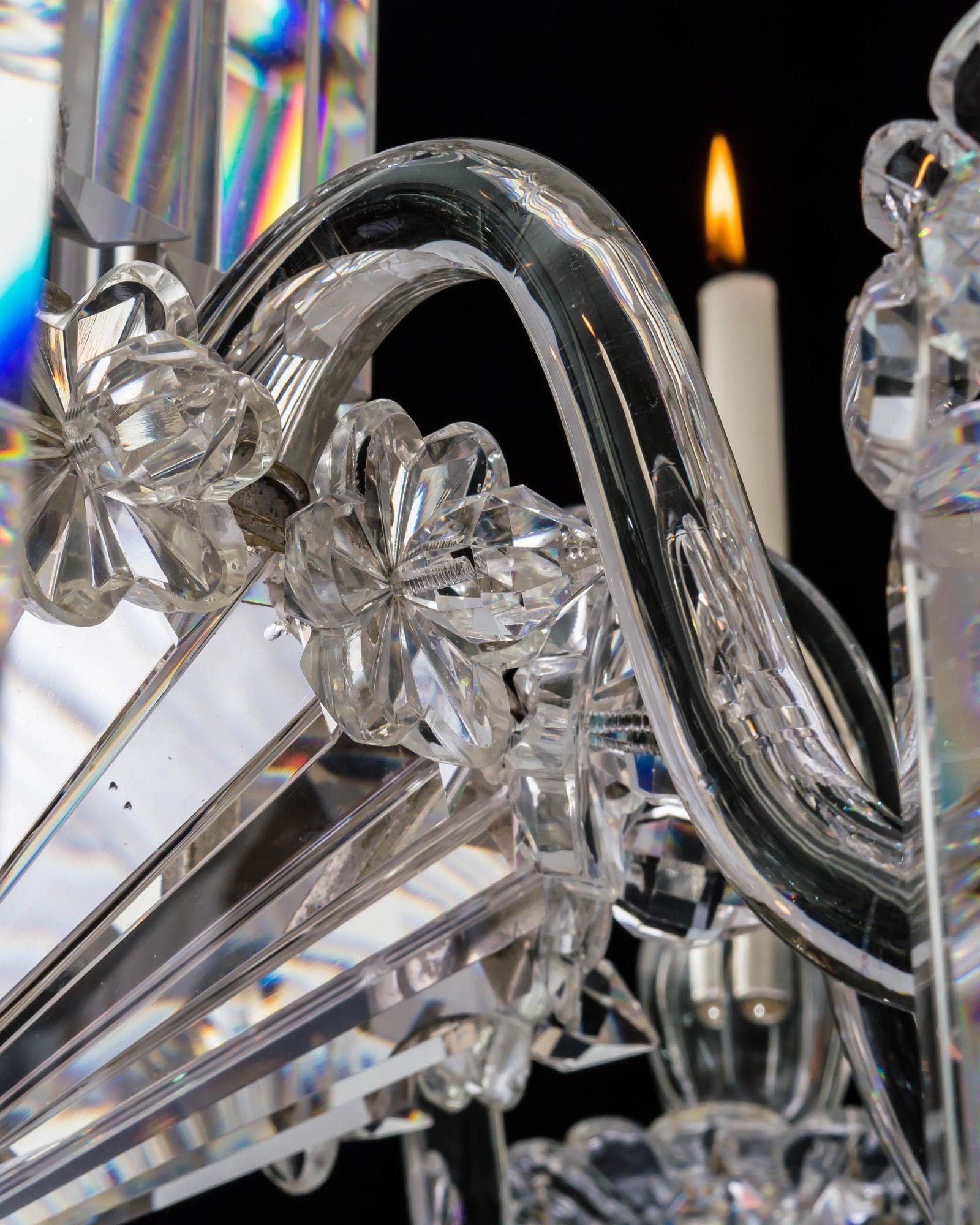19th Century A William Iv Cut Glass Chandelier Attributed To Perry & Co For Sale