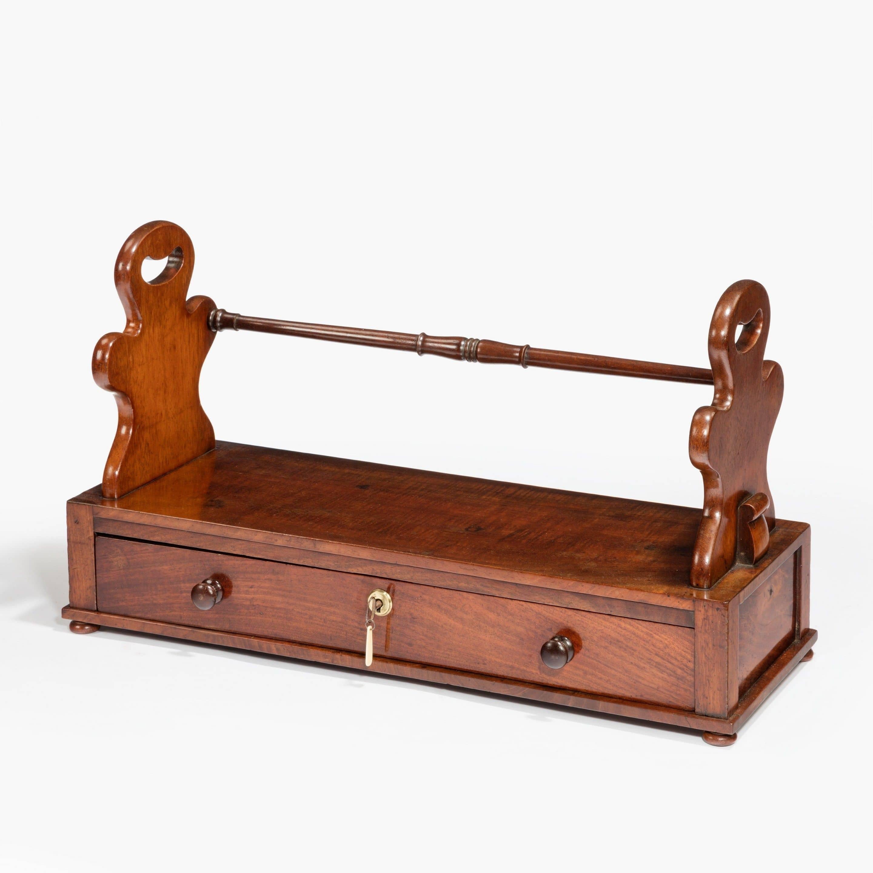 A William IV mahogany book carrier In Good Condition For Sale In Lymington, Hampshire