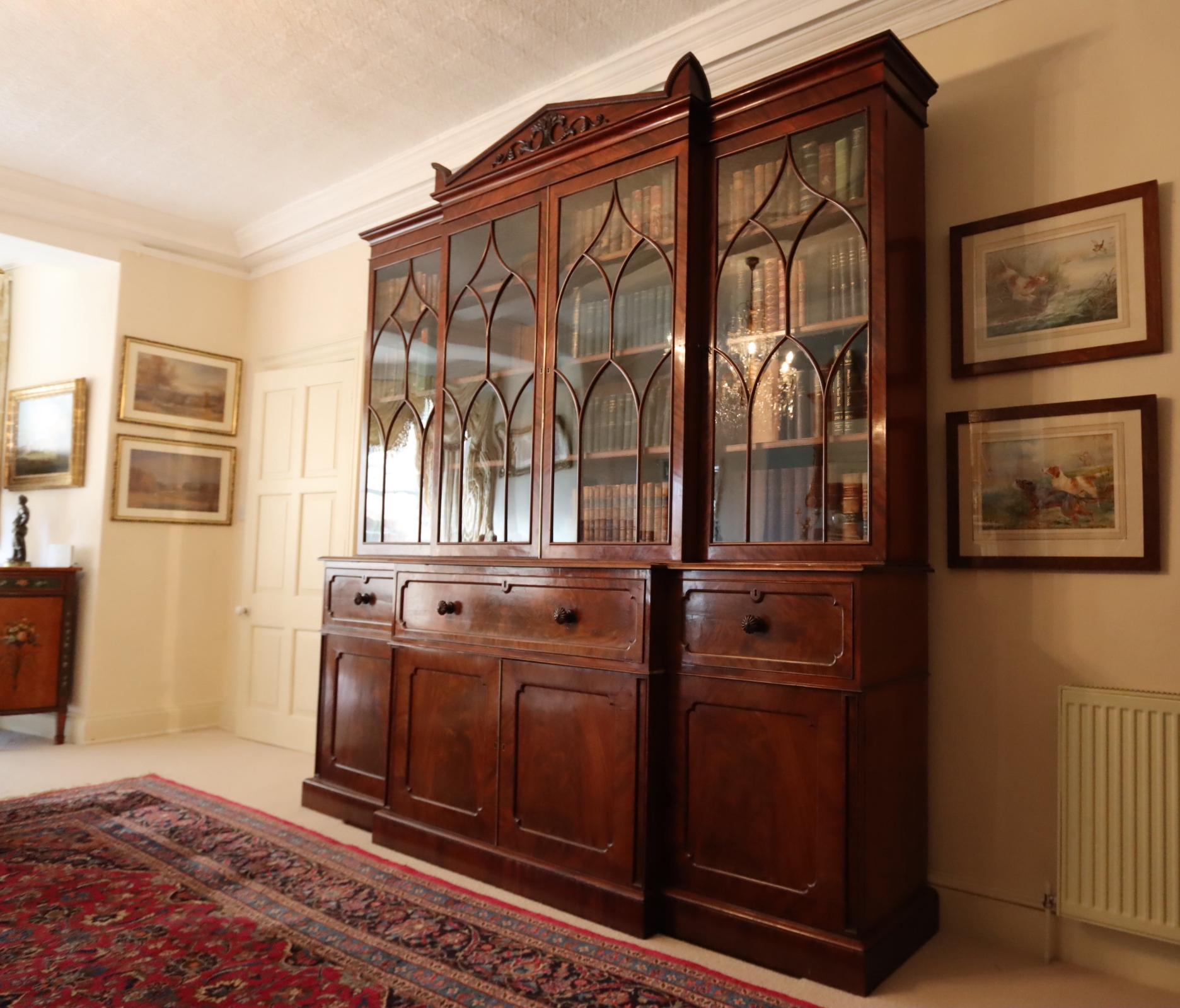 A William IV Mahogany Secretaire Bookcase, Circa 1830 For Sale 7