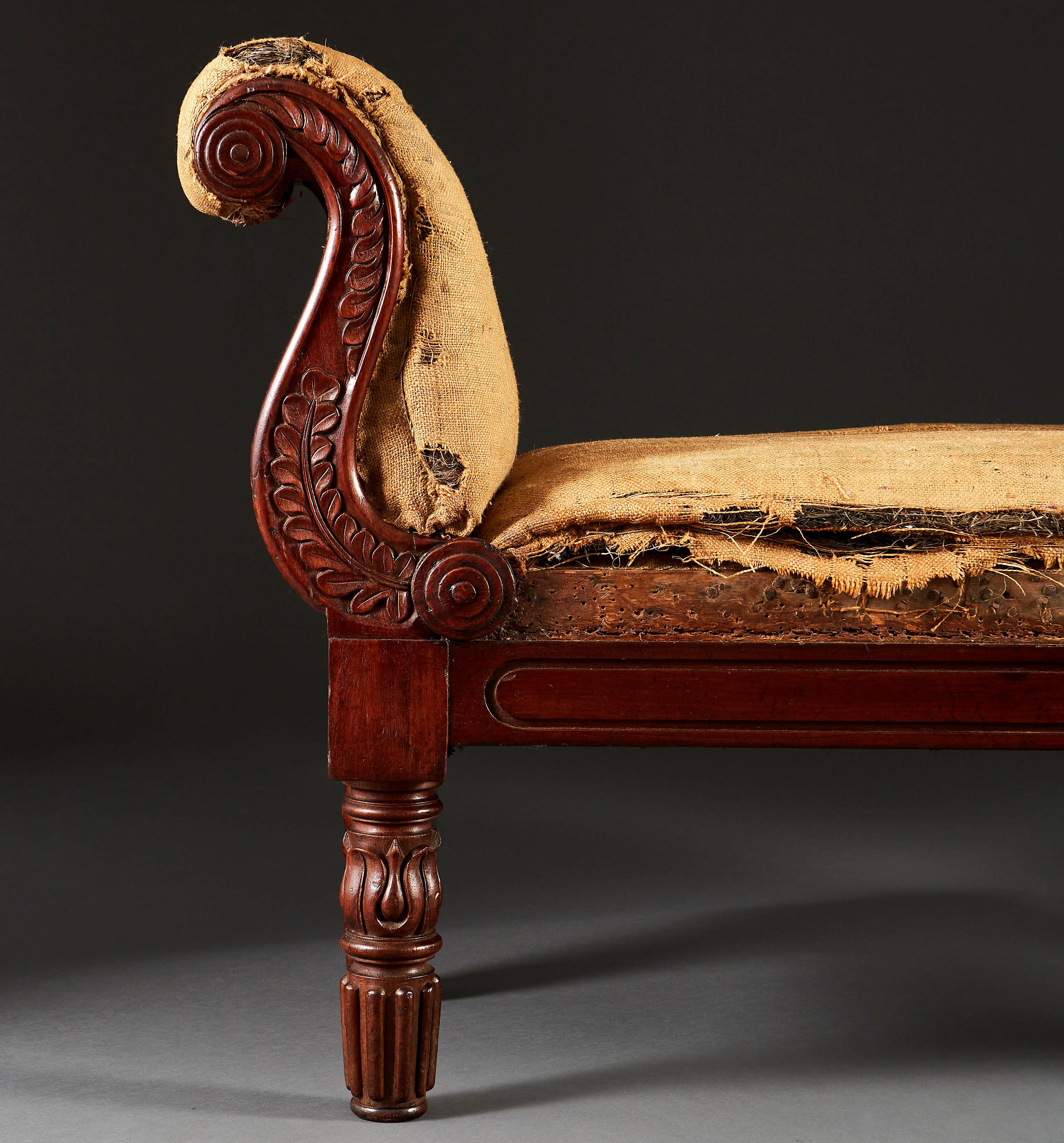 William IV Mahogany Window Seat with Scrolling Arms In Good Condition For Sale In London, GB
