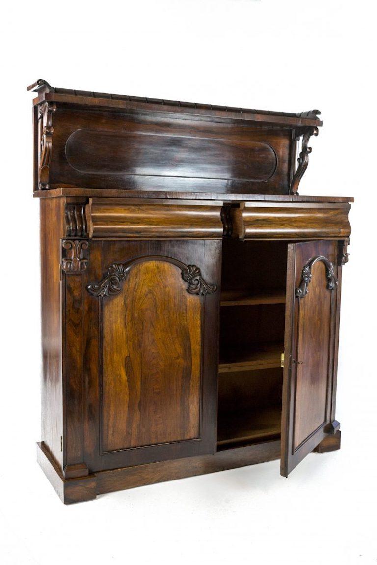 A fine quality 19th century rosewood chiffonier, this piece comes with a back-stand and shelf and has finely carved details, previously sold by Tim Salter antiques.