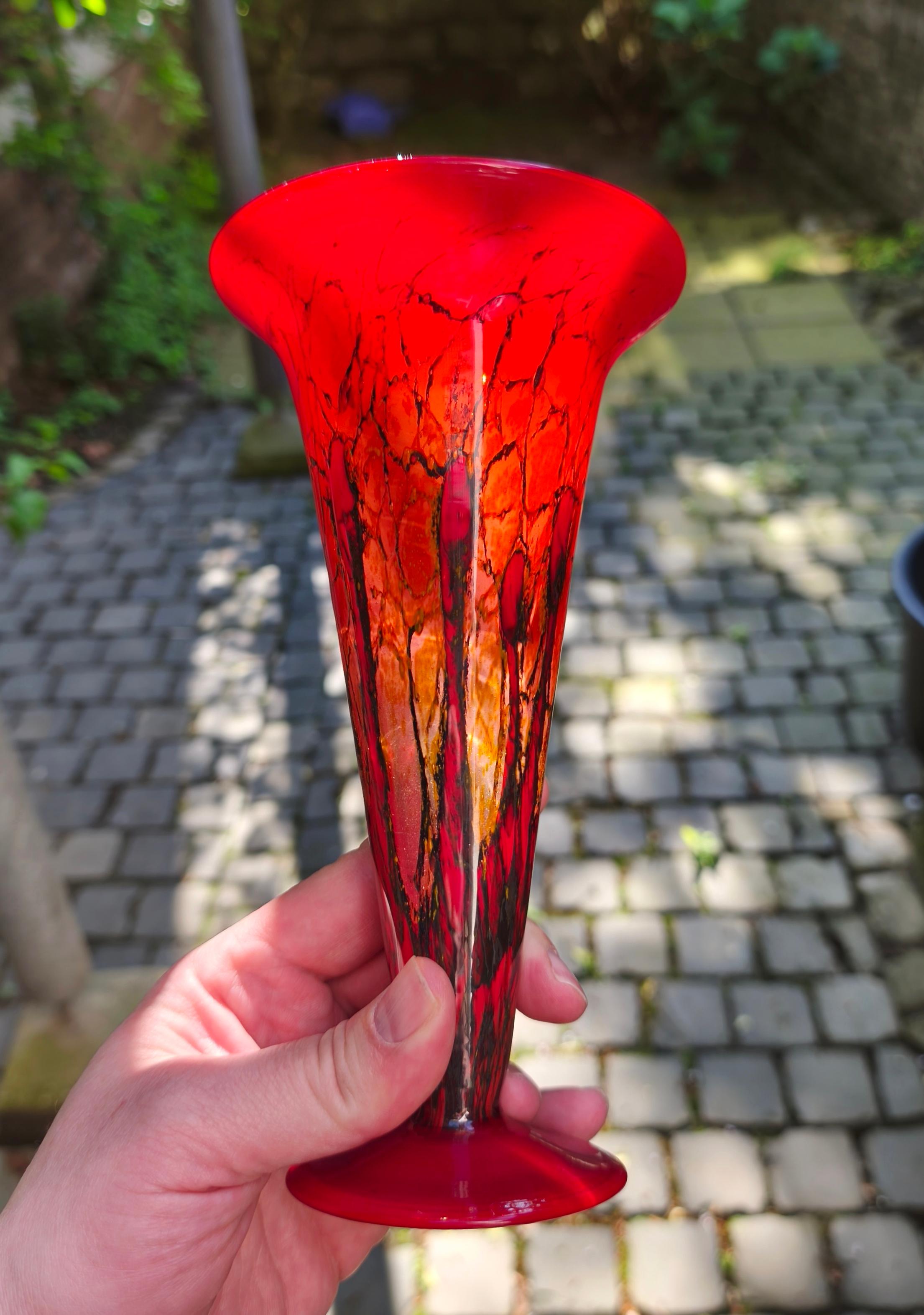 Metà XX secolo Un vaso art déco A.M.F. 