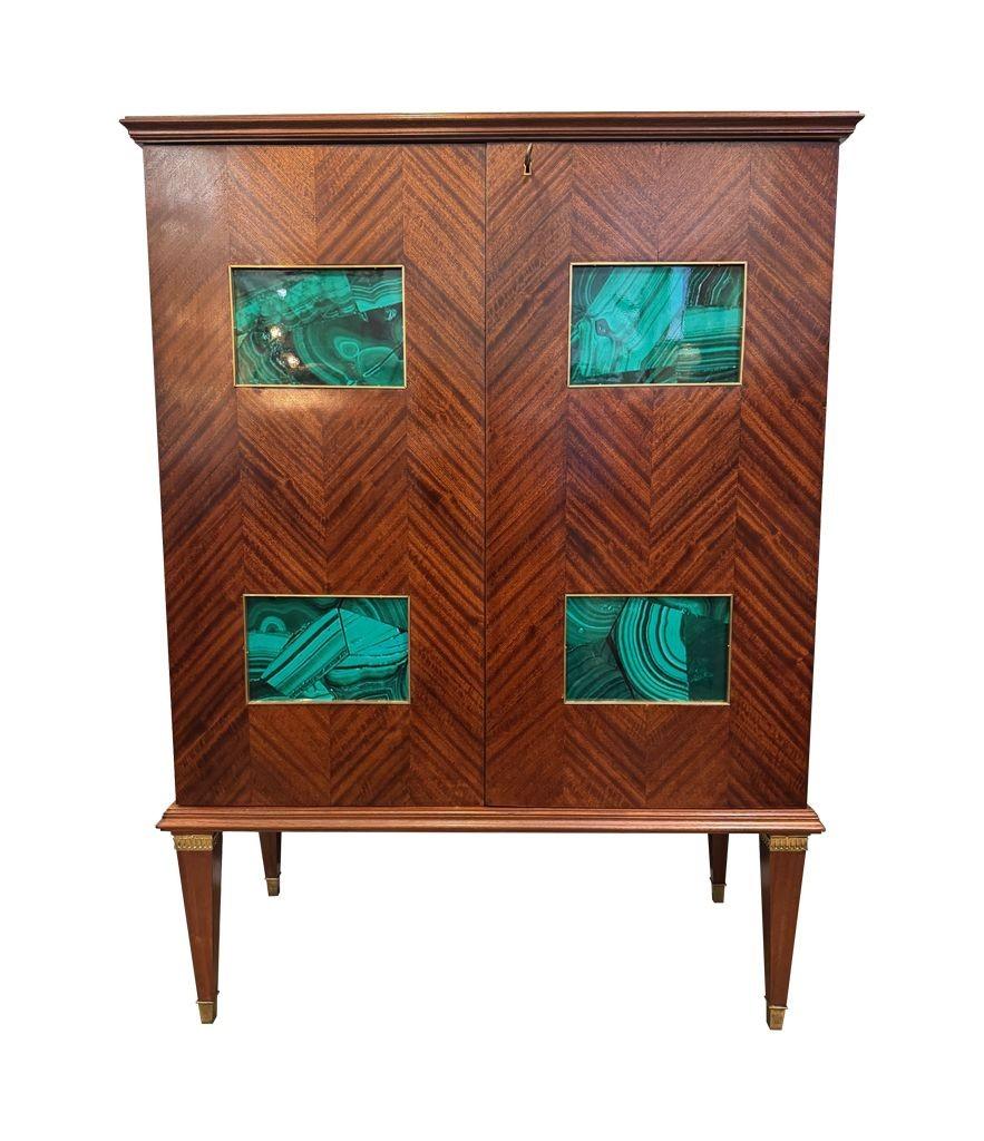 Un meraviglioso mobile bar a due ante del 1950 di Paolo Buffa con pannelli in finta malachite in vendita 9