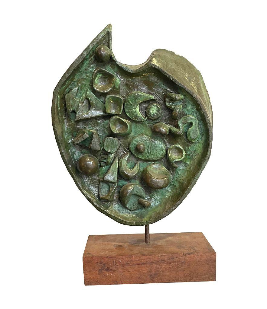 A wonderful 1950s signed abstract fibreglass sculpture by Ron Hitchins For Sale 5