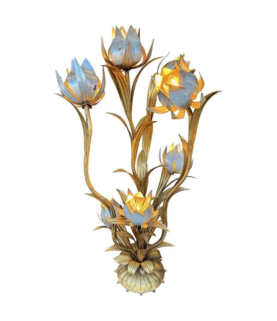Metal A wonderful 1960s Italian gilt metal flower lamp with 7 lights in the flowers