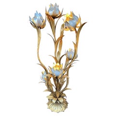 Eine wunderschöne italienische Blumenlampe aus vergoldetem Metall aus den 1960er Jahren mit 7 Lights in den Blumen