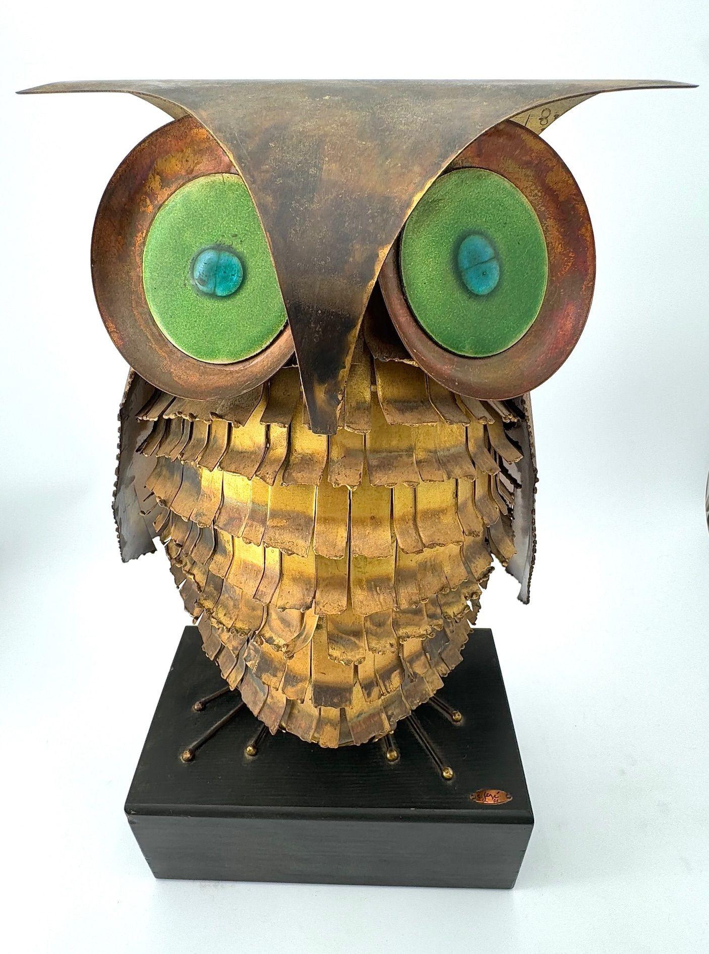 A wonderful 1966 torch cut brass Curtis Jere owl, with green enamelled eyes. In Good Condition In London, GB