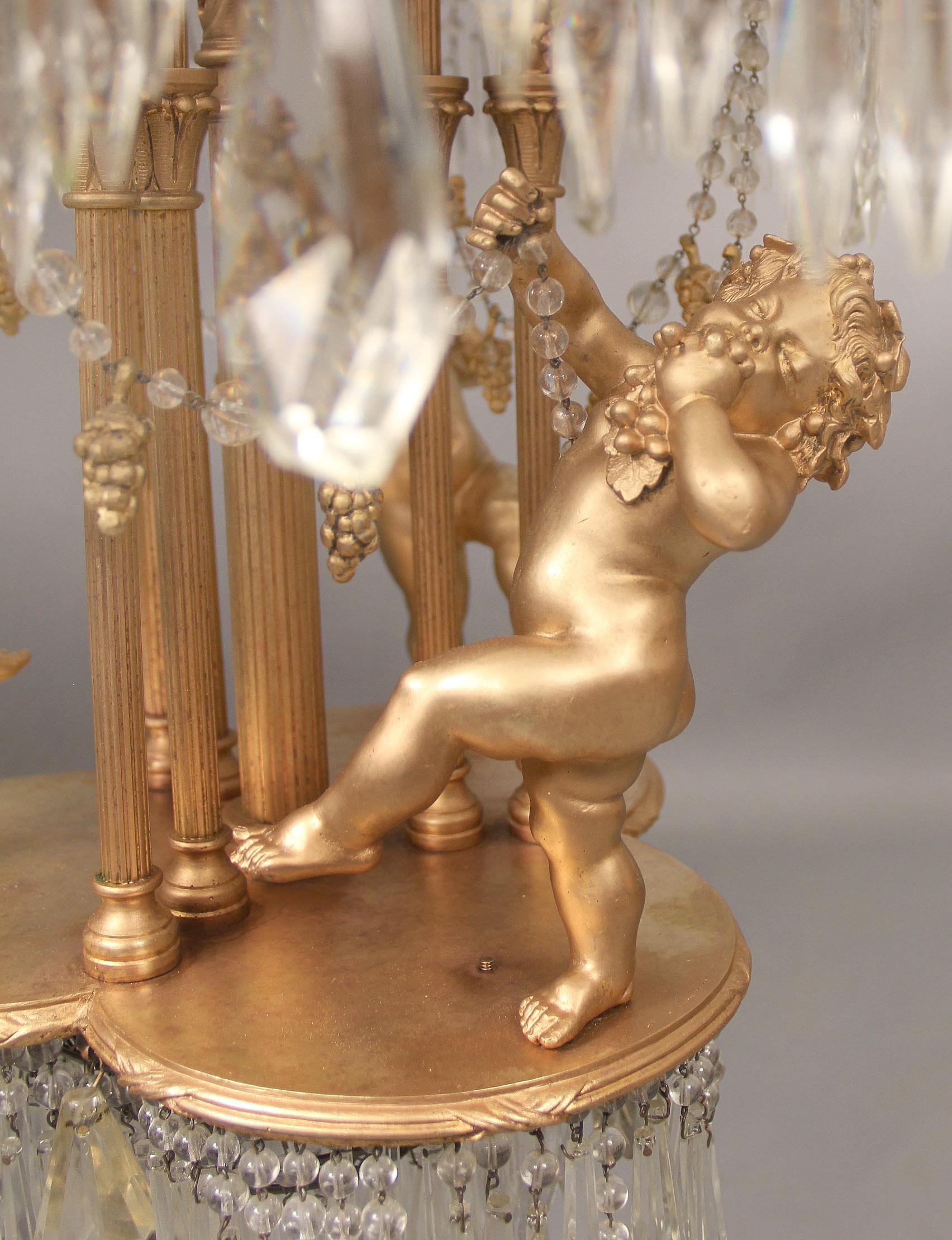 20ième siècle Magnifique lustre à dix-huit lumières en bronze doré et cristal du début du XXe siècle en vente