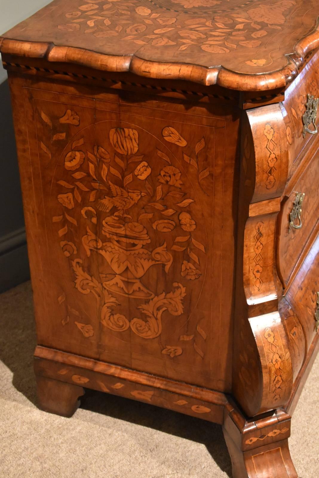 Wonderful Floral Marquetry Dutch Bombe Fronted Chest of Drawers In Good Condition In Wiltshire, GB
