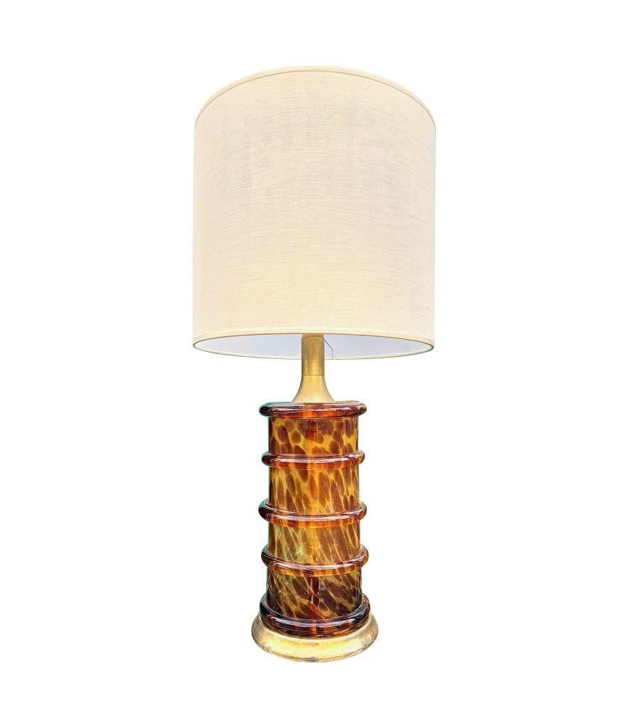 Ottone Splendida lampada italiana degli anni '70 in vetro di Murano finto tartaruga e ottone in vendita