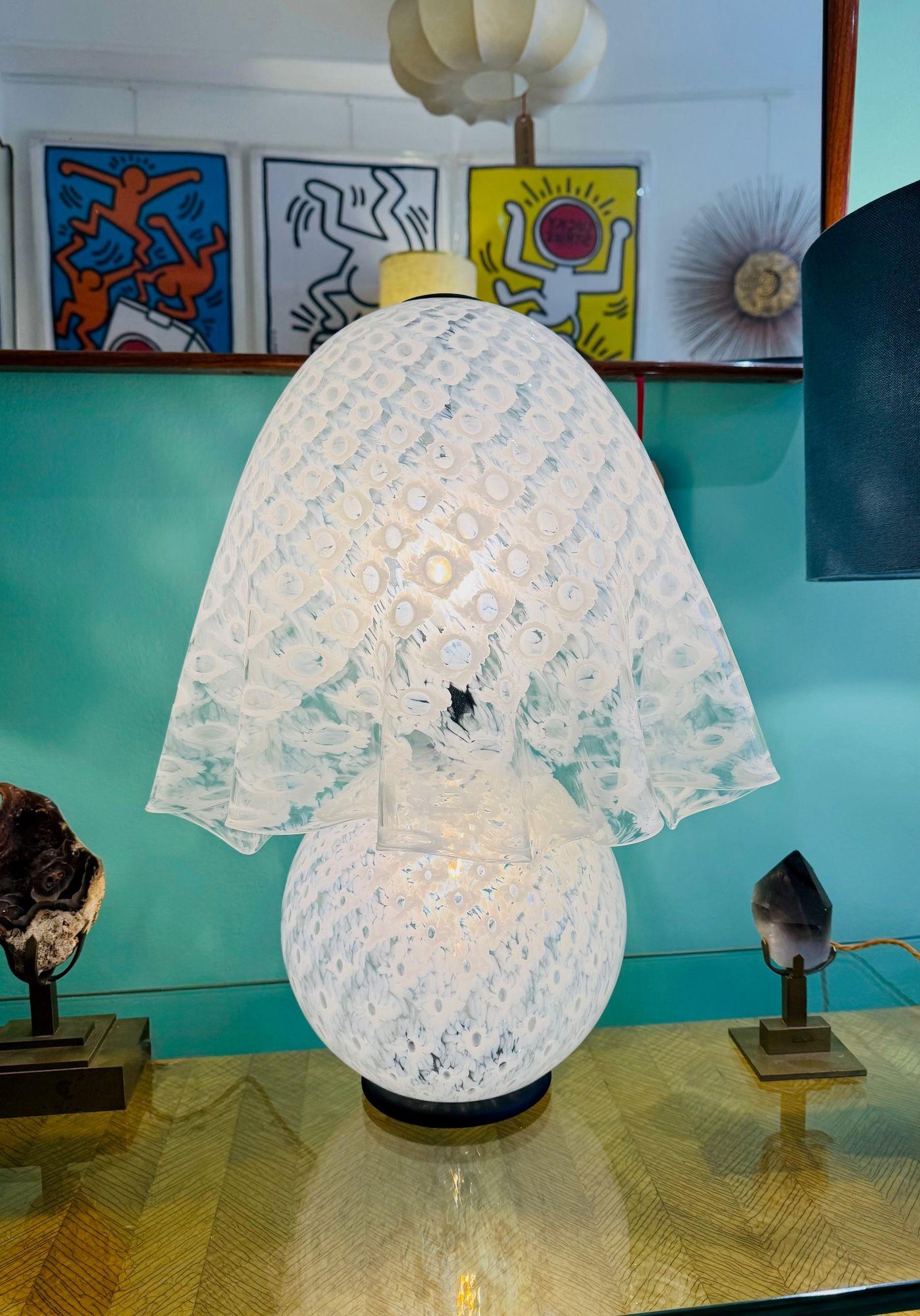 Una meravigliosa grande lampada a fazzoletto in vetro di Murano degli anni '70, firmata La Murrina in vendita 5