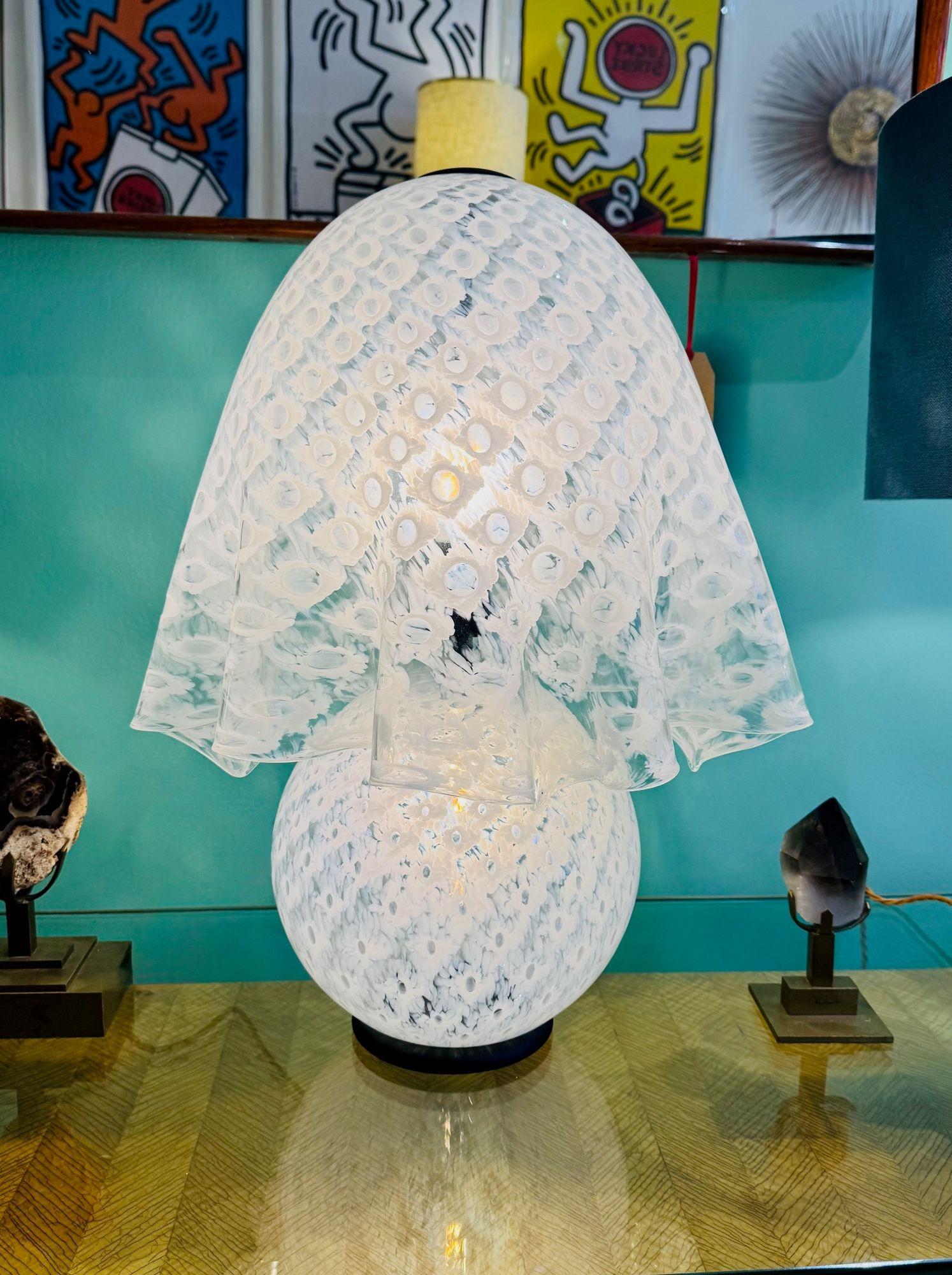 Una meravigliosa grande lampada a fazzoletto in vetro di Murano degli anni '70, firmata La Murrina in vendita 2