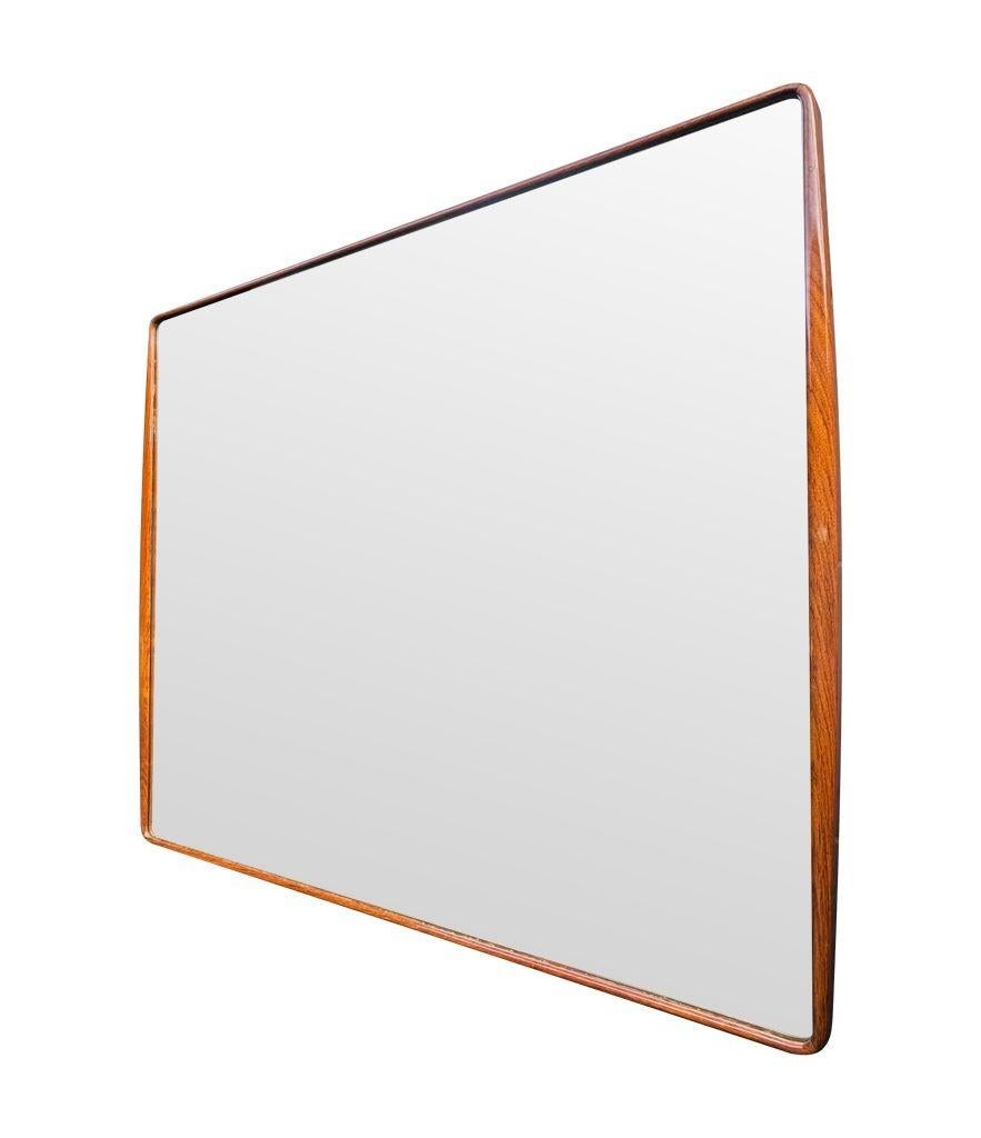 A wonderful, large Italian 1950s mirror by Ico Parisi with curved walnut frame For Sale 3