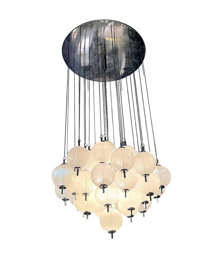 Milieu du XXe siècle Magnifique plafonnier italien en verre de Murano des années 1960 par Venini en vente