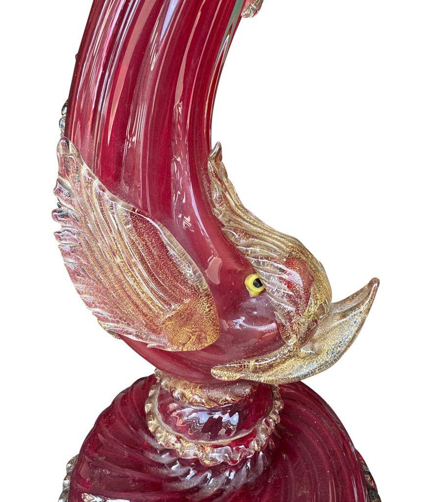 Splendida coppia di lampade a delfino di Murano rosse e dorate degli anni '40 di Barovier&Toso in vendita 9