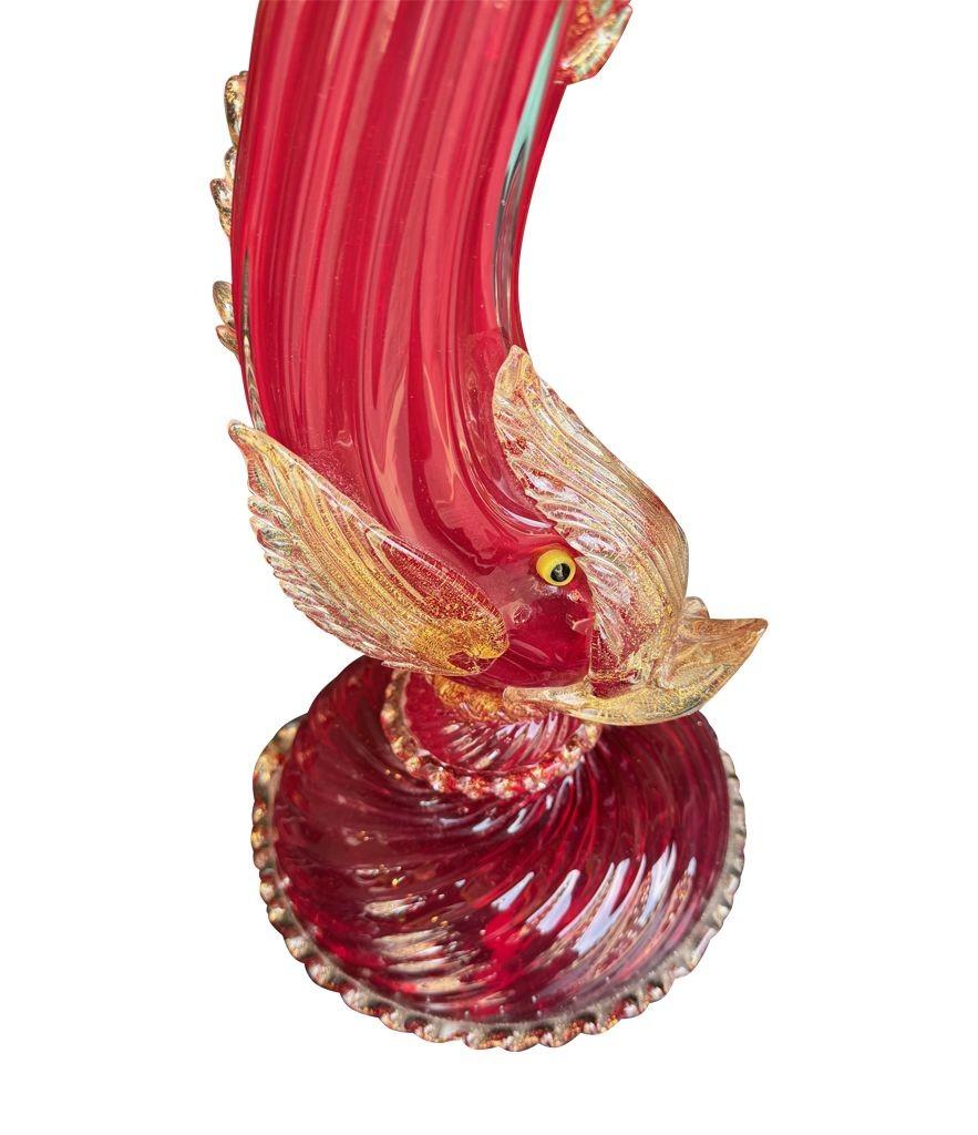 Splendida coppia di lampade a delfino di Murano rosse e dorate degli anni '40 di Barovier&Toso in vendita 10