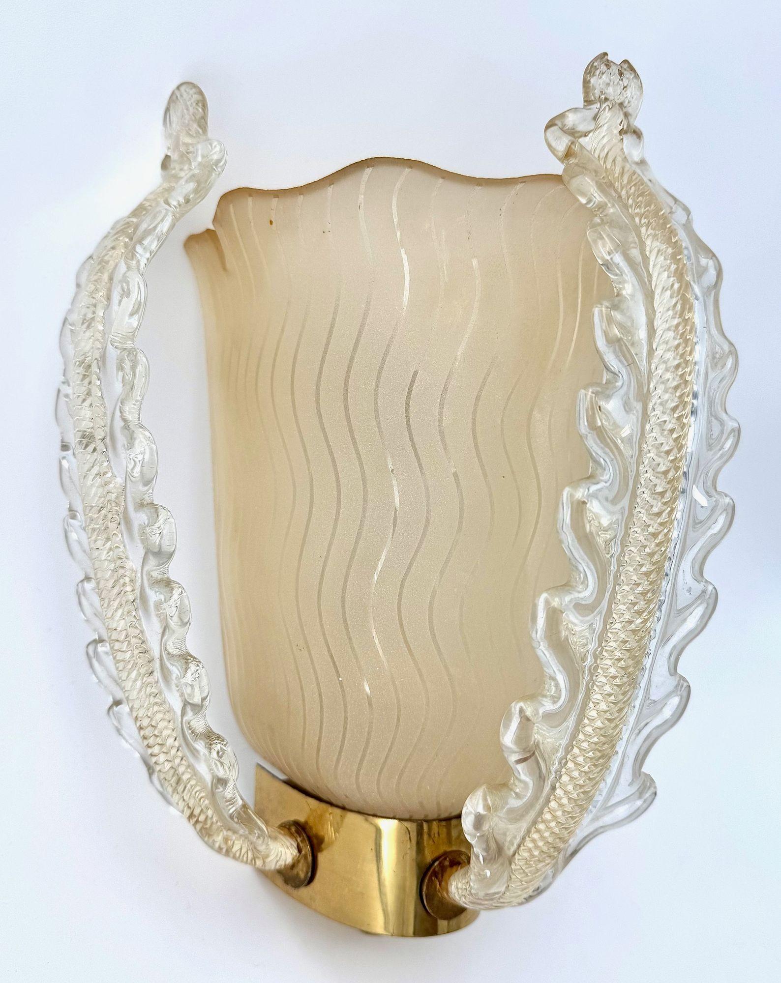 Ein wunderschönes Paar Murano-Glas-Wandleuchter aus den 1950er Jahren von Barovier und Toso im Angebot 9
