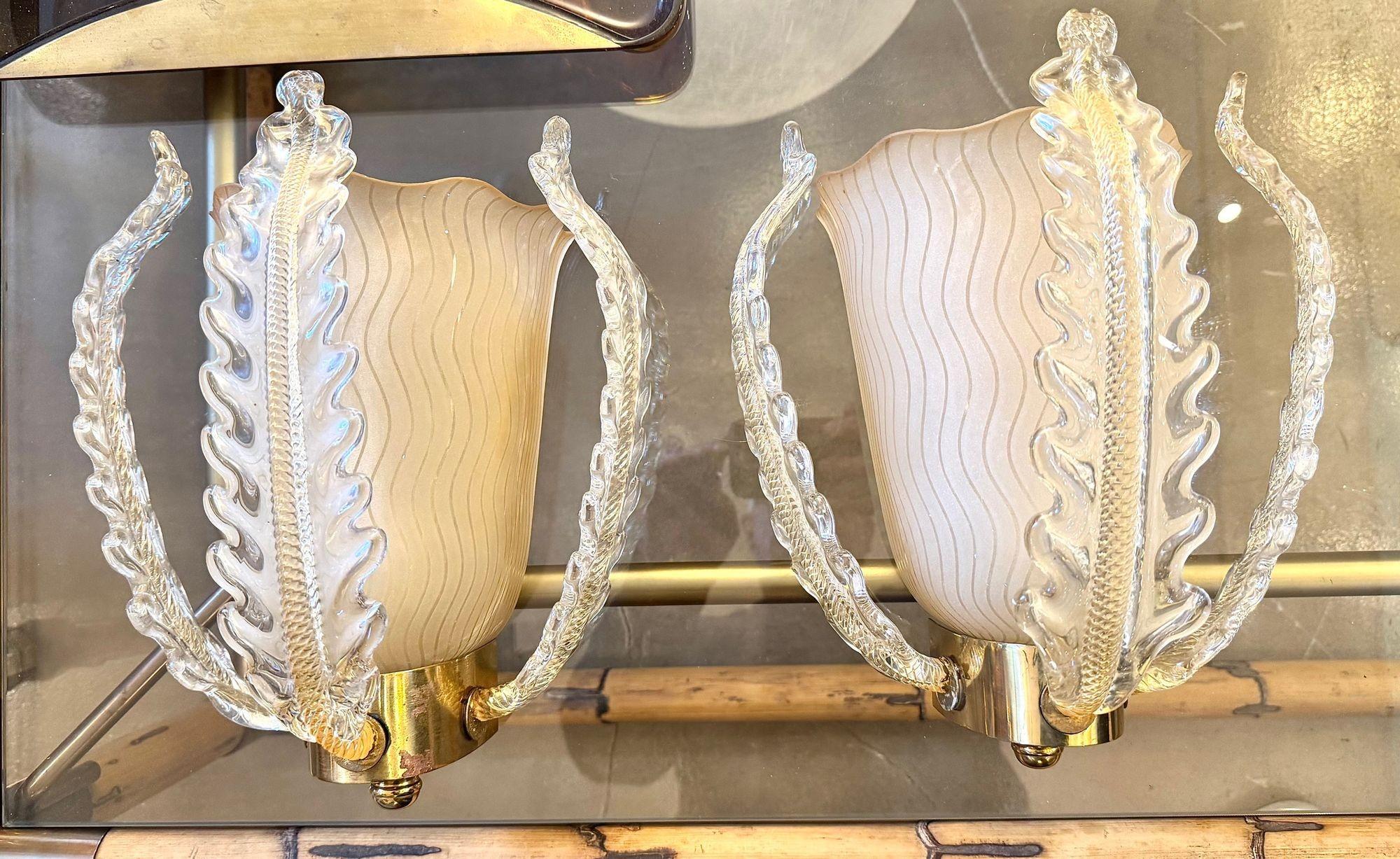 Ein wunderschönes Paar Murano-Glas-Wandleuchter aus den 1950er Jahren von Barovier und Toso (Muranoglas) im Angebot