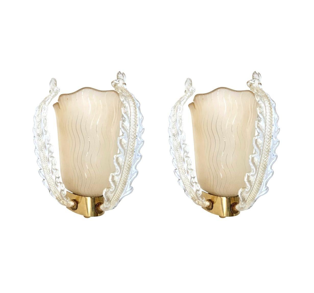 Ein wunderschönes Paar Murano-Glas-Wandleuchter aus den 1950er Jahren von Barovier und Toso im Angebot 1