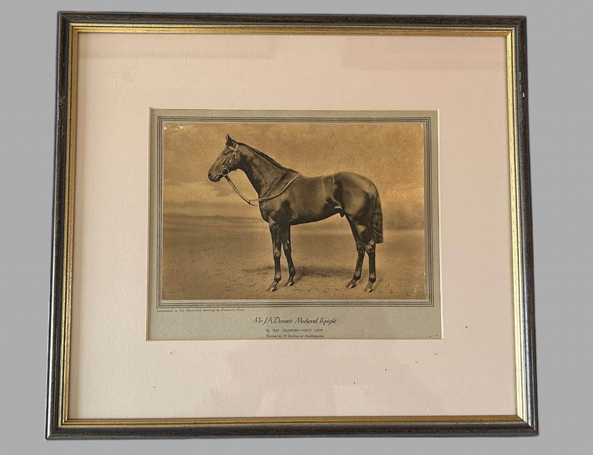 Britannique Magnifique ensemble de huit célèbres chevaux de course encadré et émaillé 1933 en vente